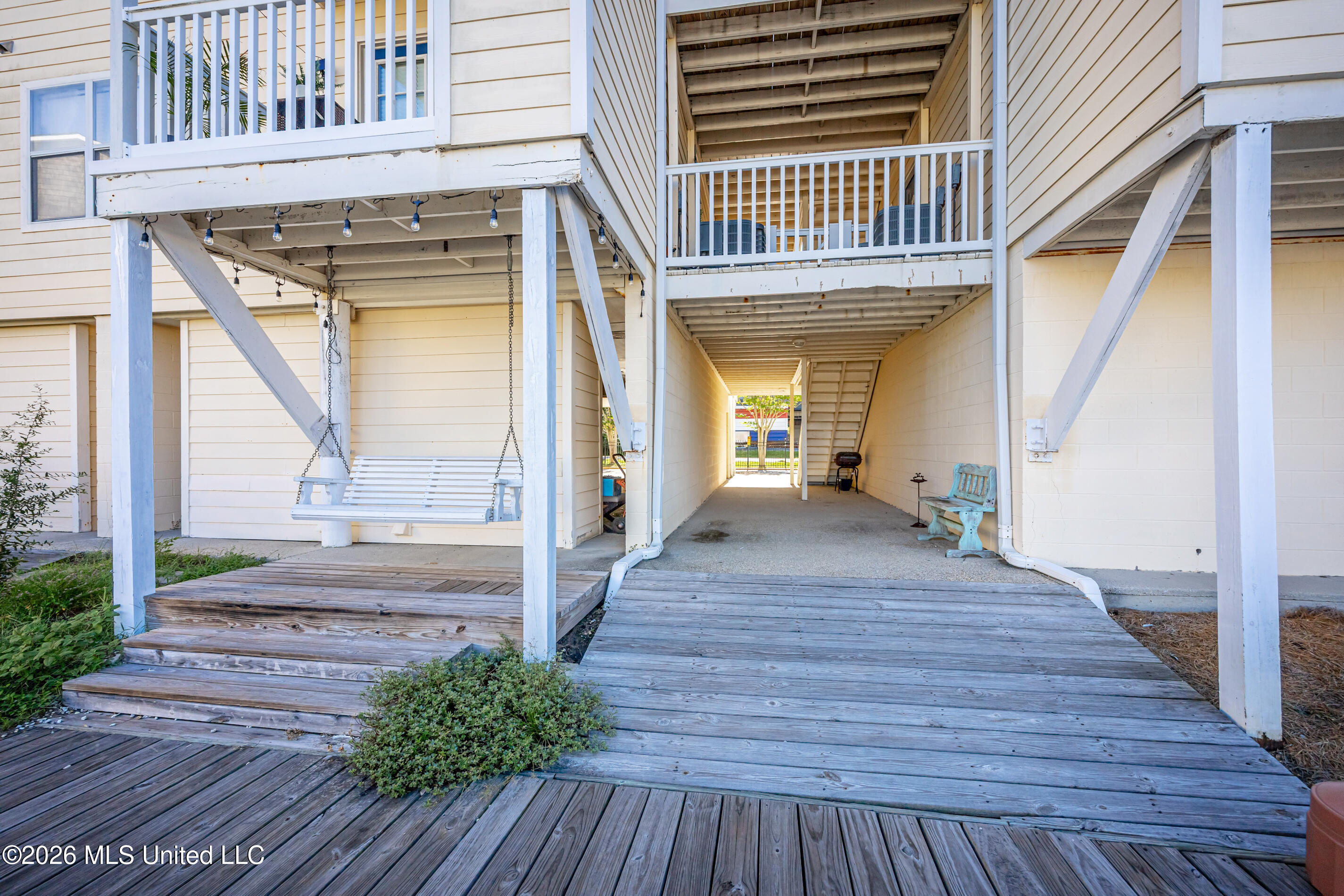 2421 Beachview Drive Property Photo 77
