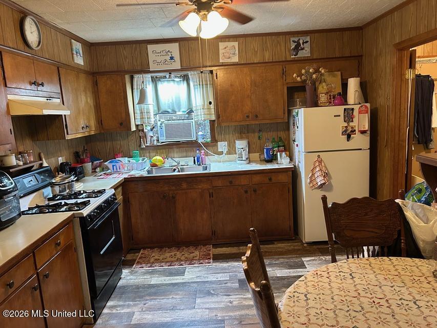 145 S Beech Street Property Photo 5
