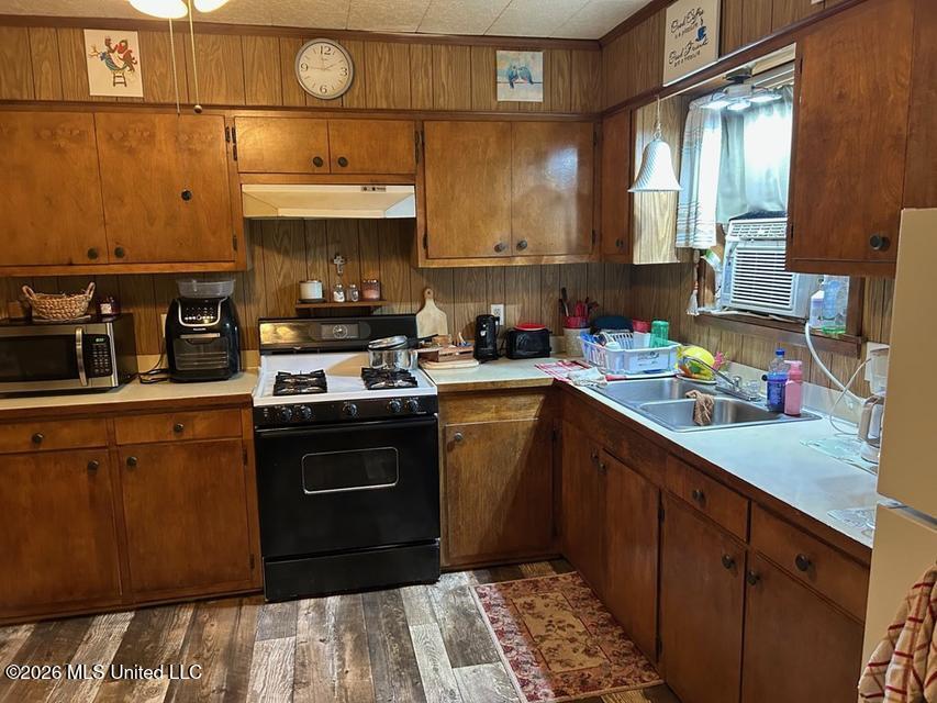 145 S Beech Street Property Photo 6