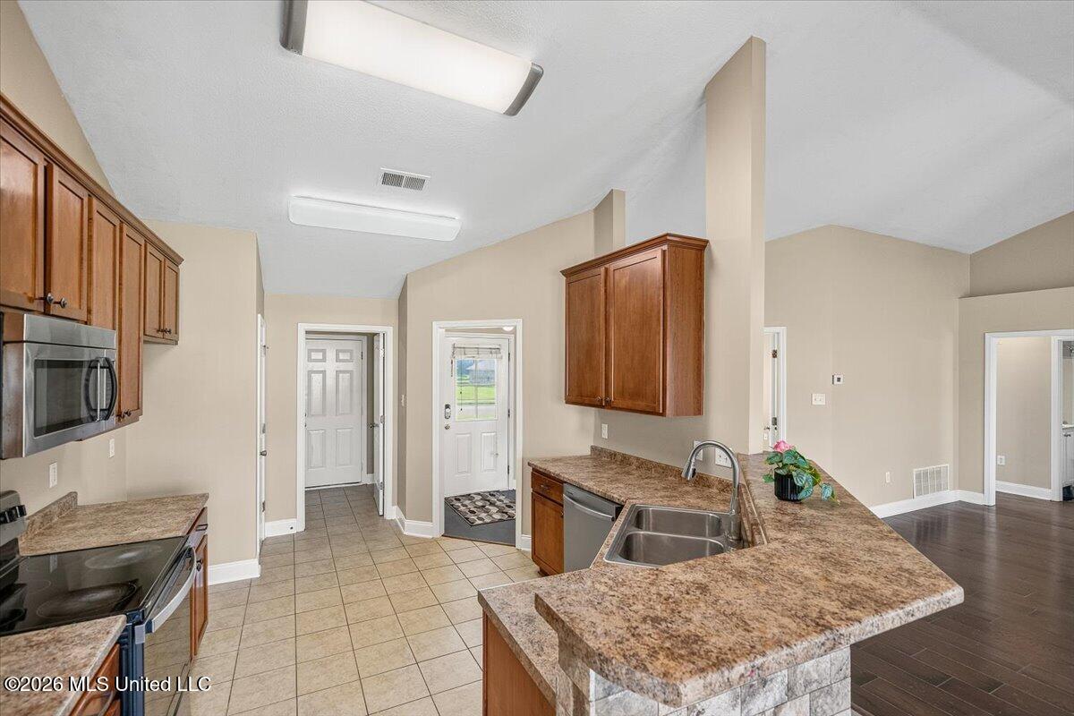 7744 Woodridge Drive Property Photo 11