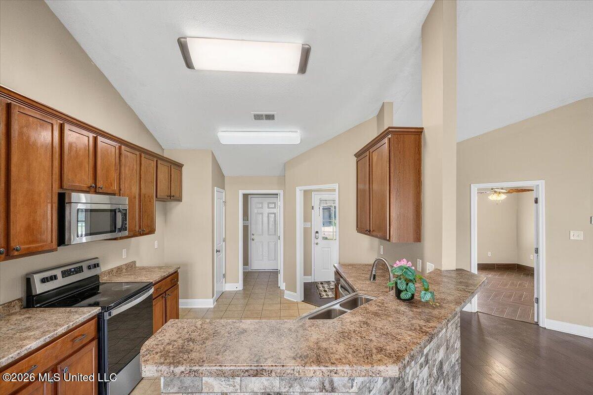 7744 Woodridge Drive Property Photo 12