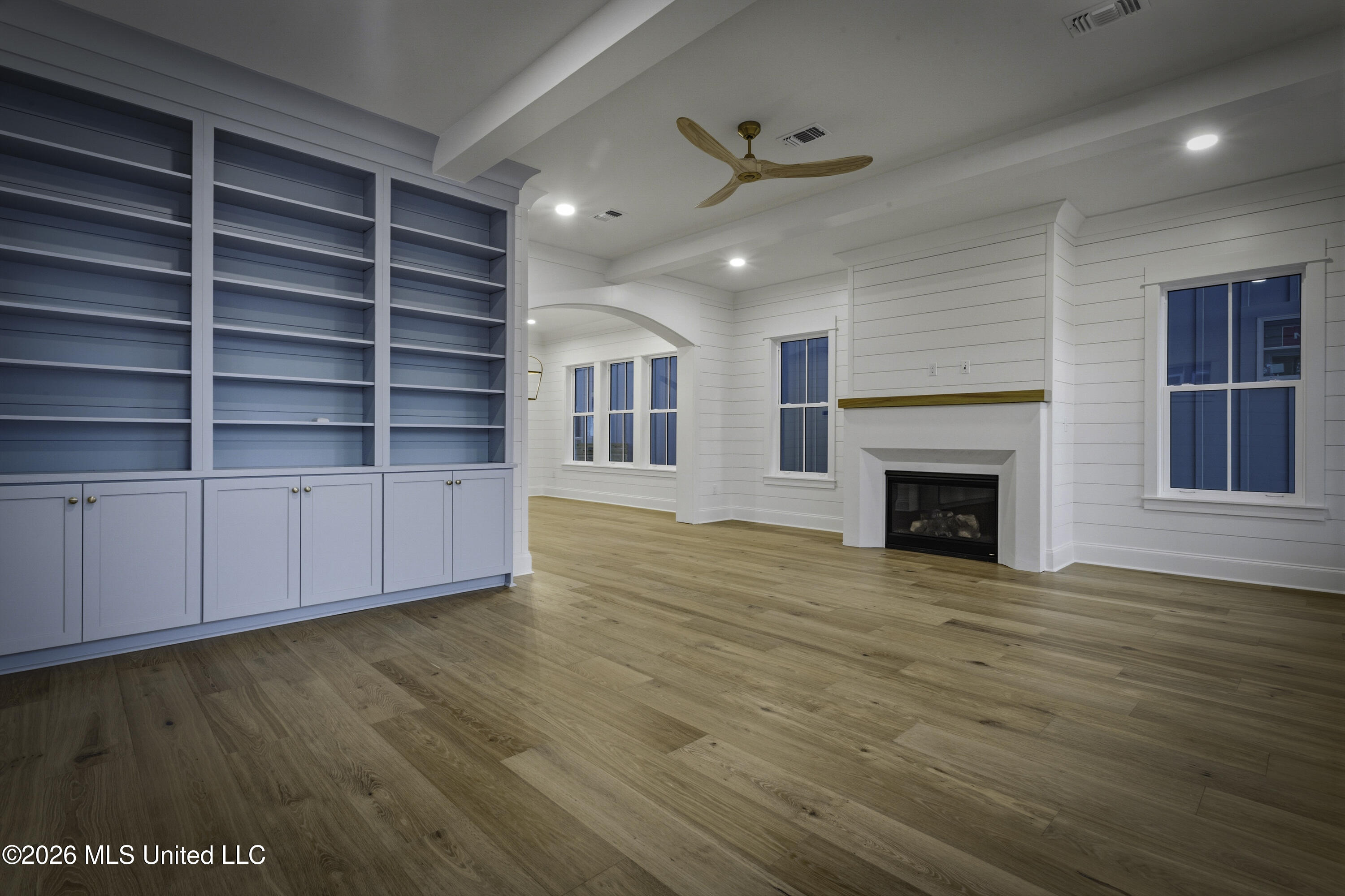 201 Saint George Avenue Property Photo 4