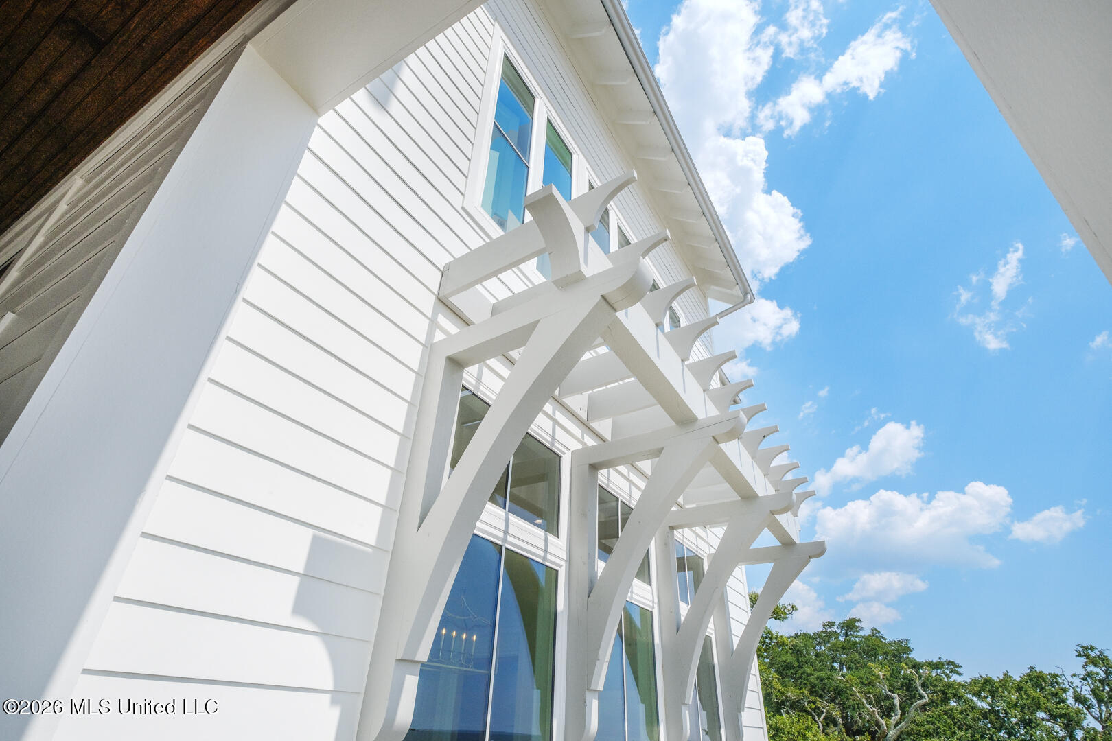 201 Saint George Avenue Property Photo 6