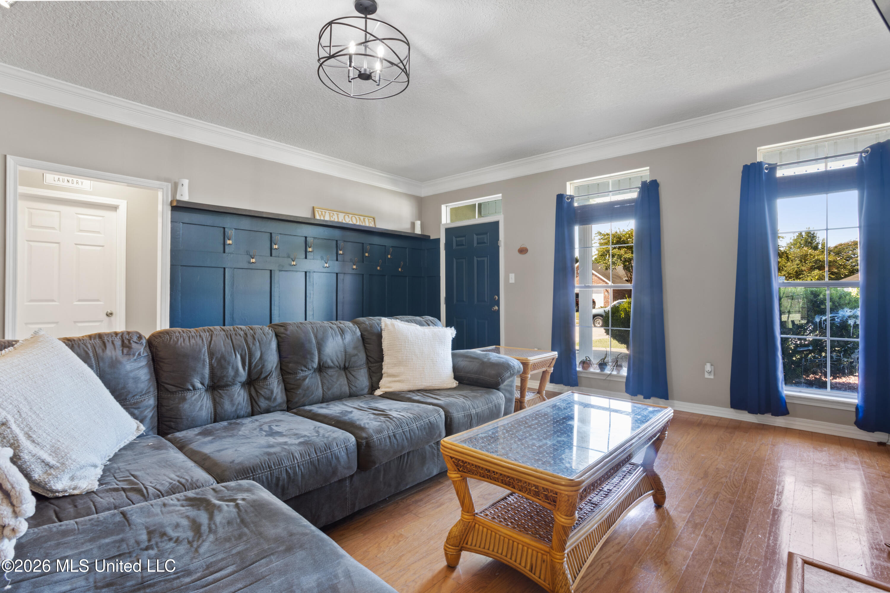 15038 Loveless Drive Property Photo 6