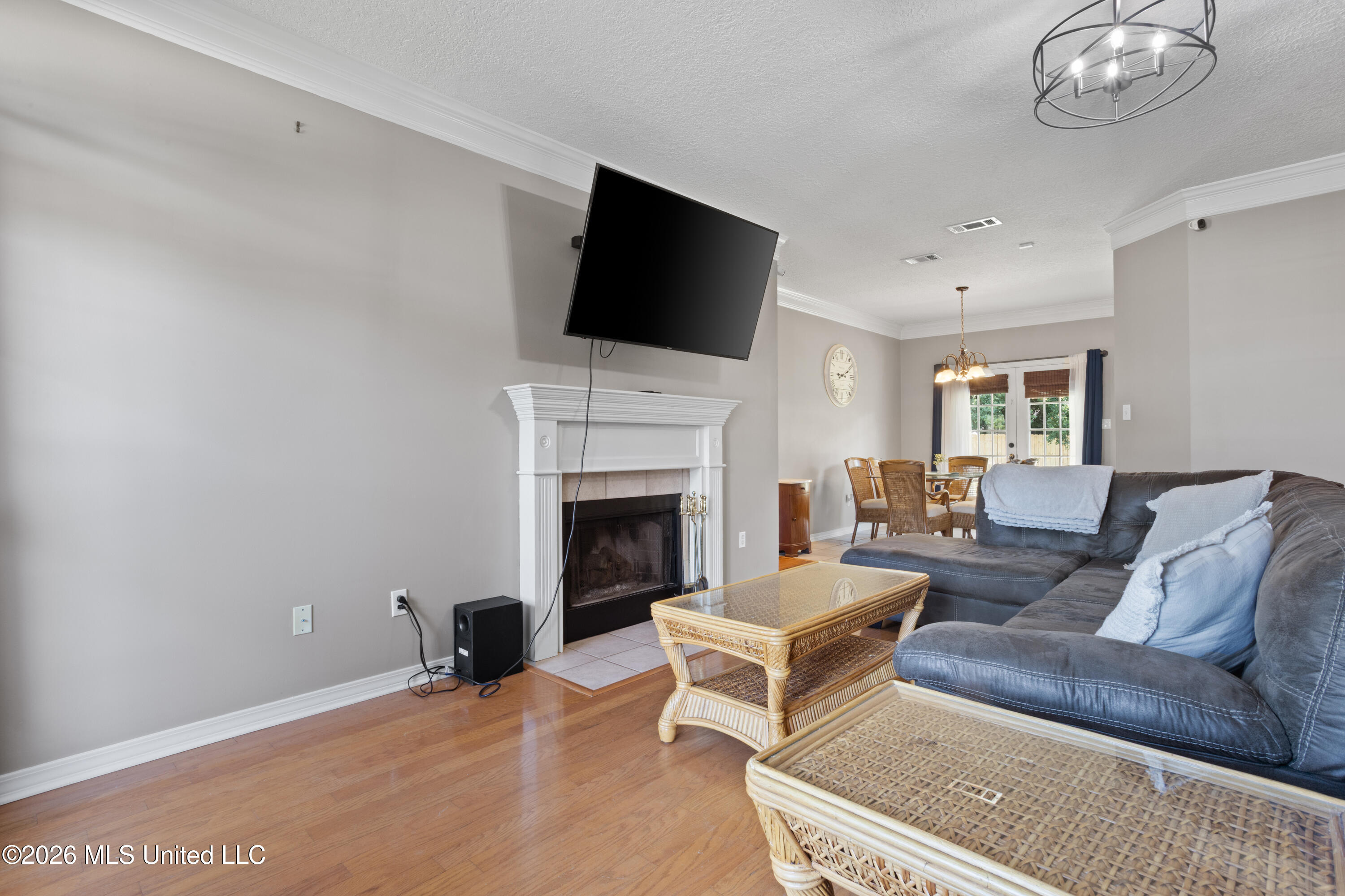 15038 Loveless Drive Property Photo 7