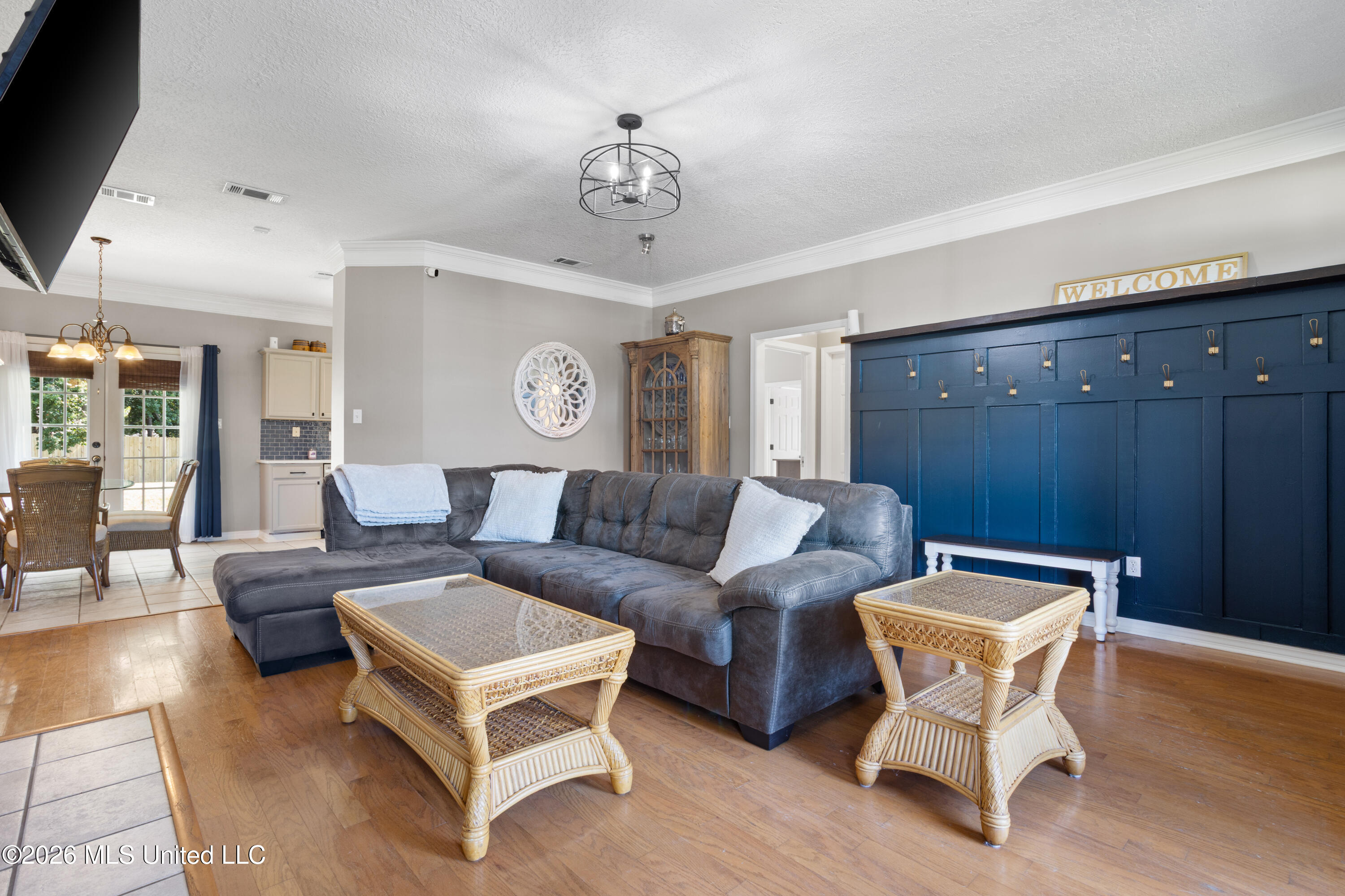15038 Loveless Drive Property Photo 8