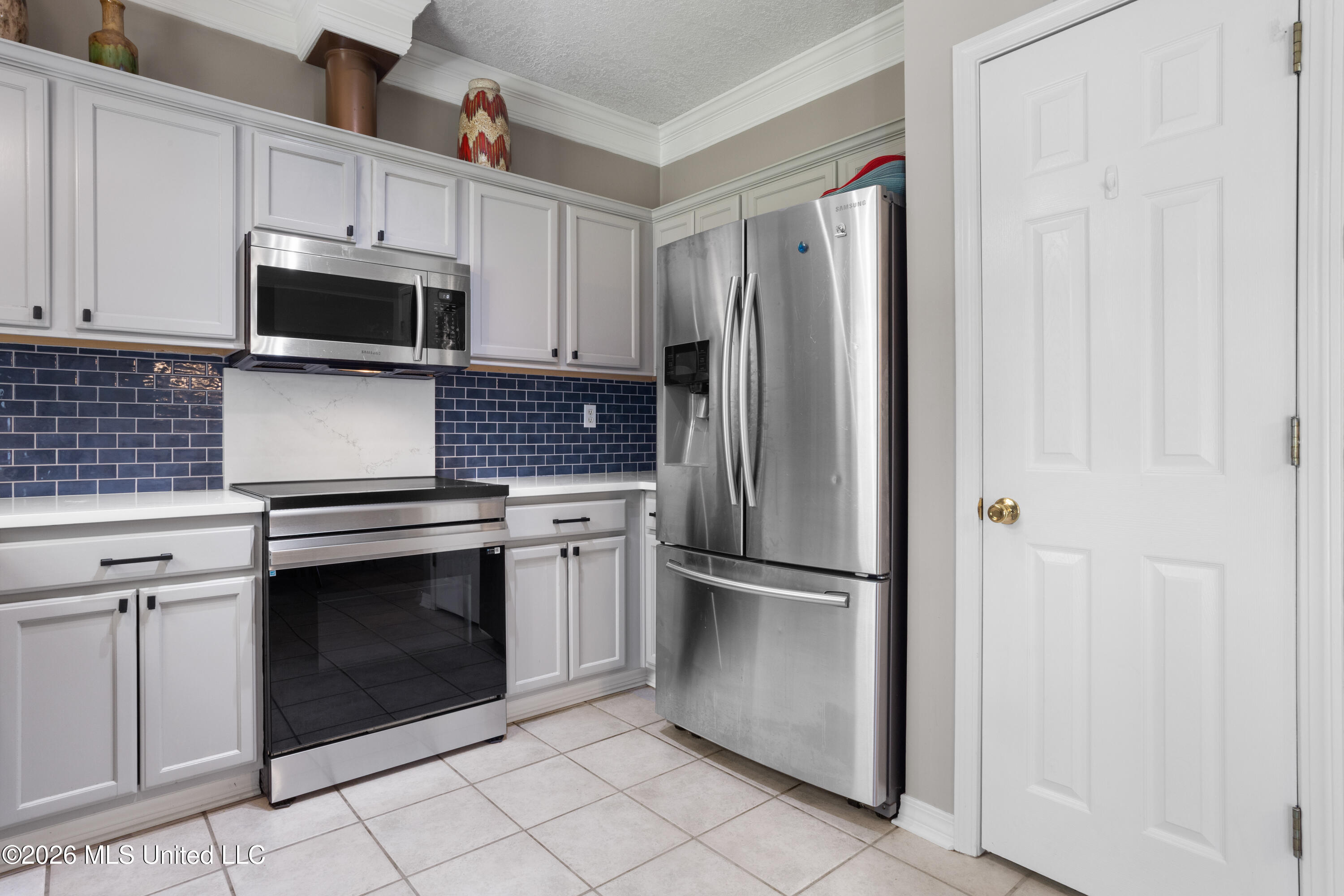 15038 Loveless Drive Property Photo 13