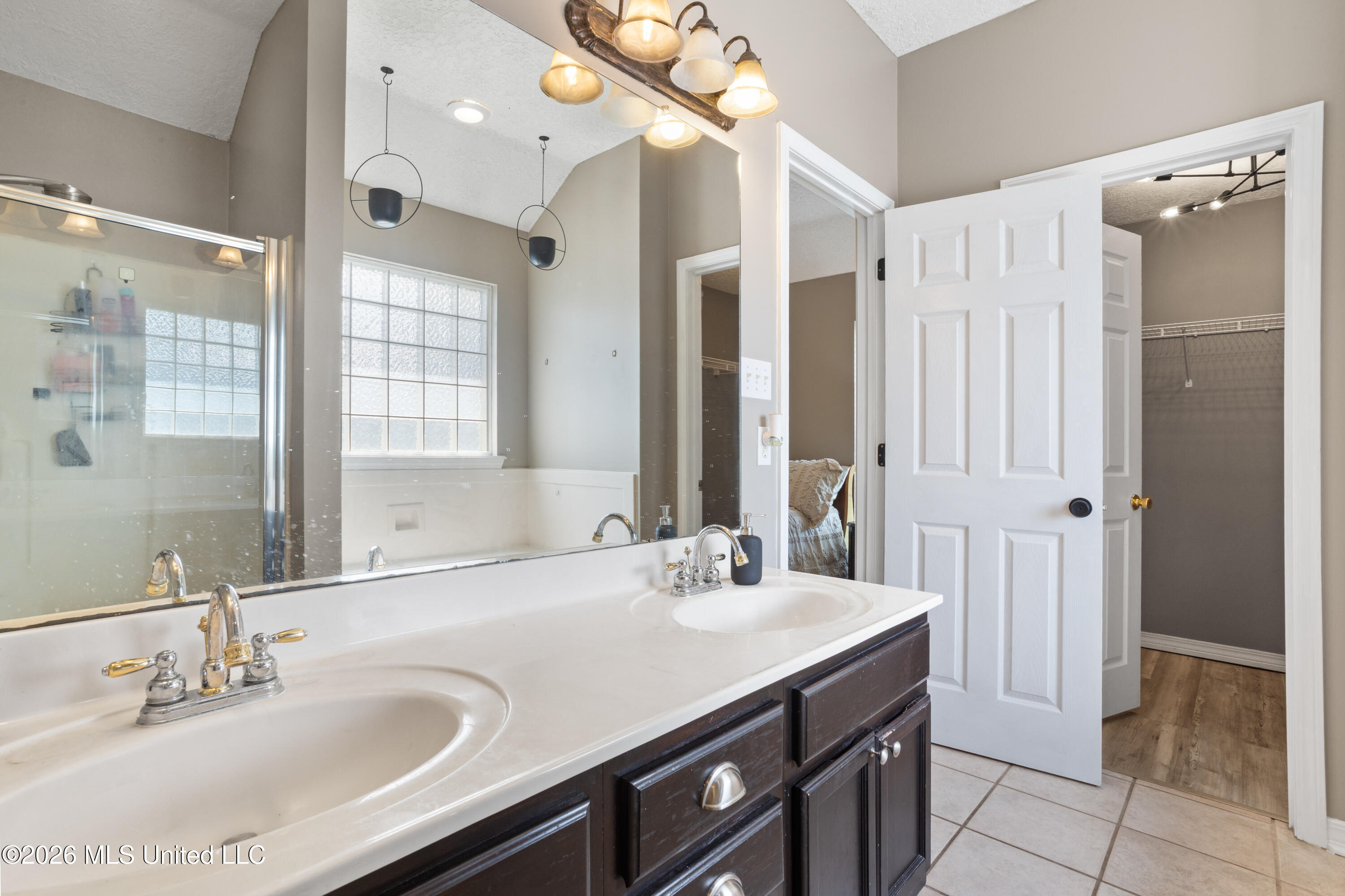 15038 Loveless Drive Property Photo 18