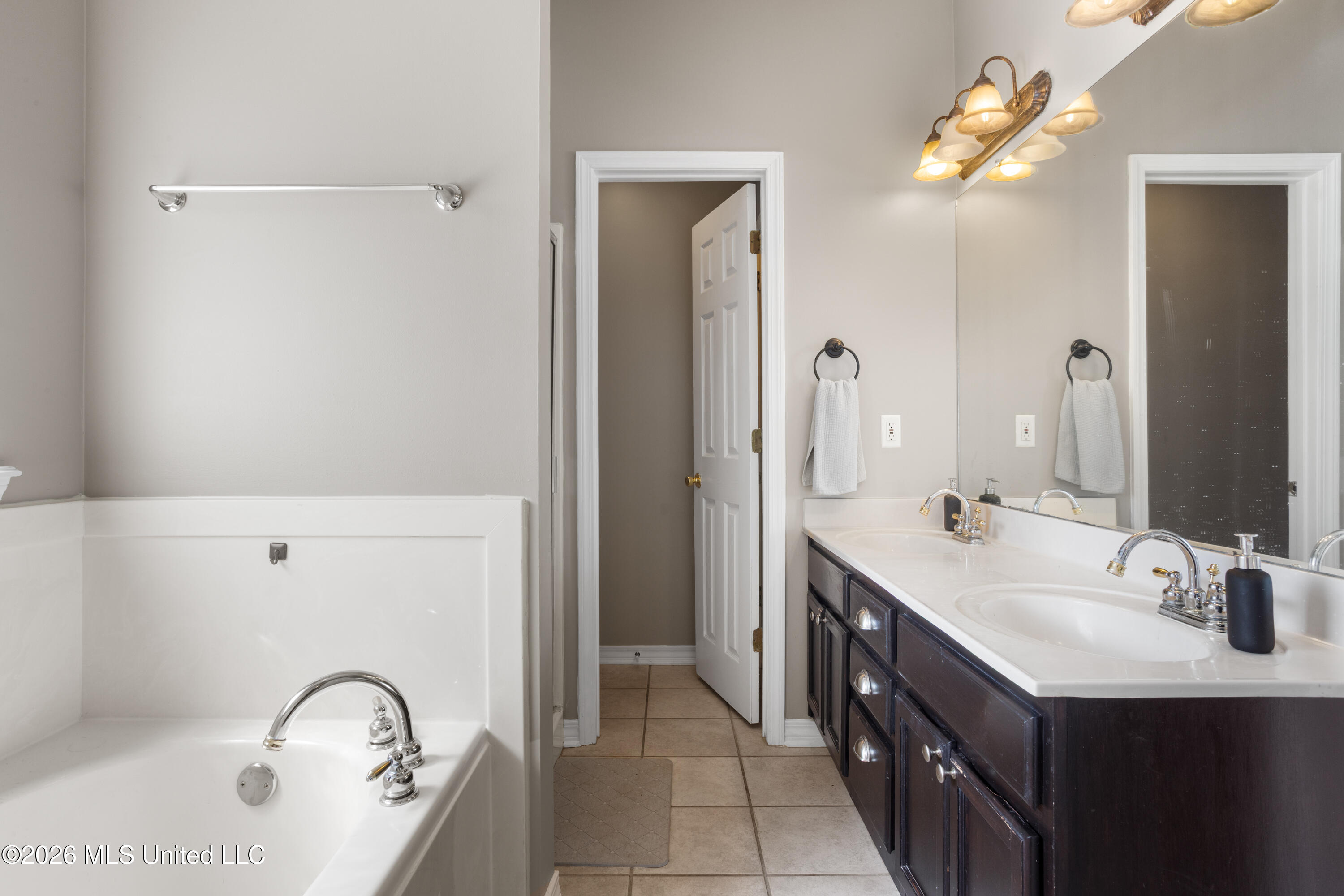 15038 Loveless Drive Property Photo 19