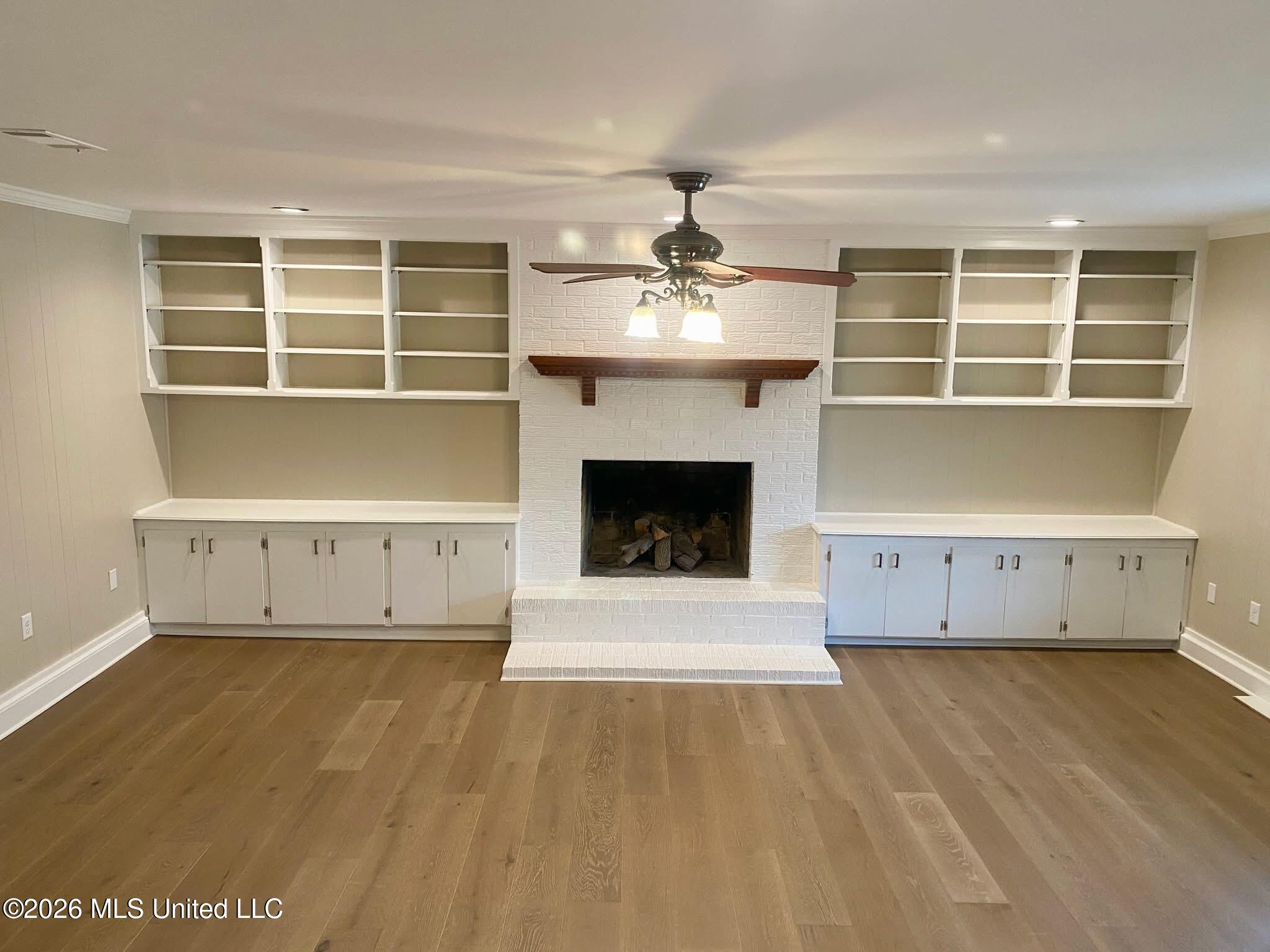 1736 S Pear Lane Property Photo 4