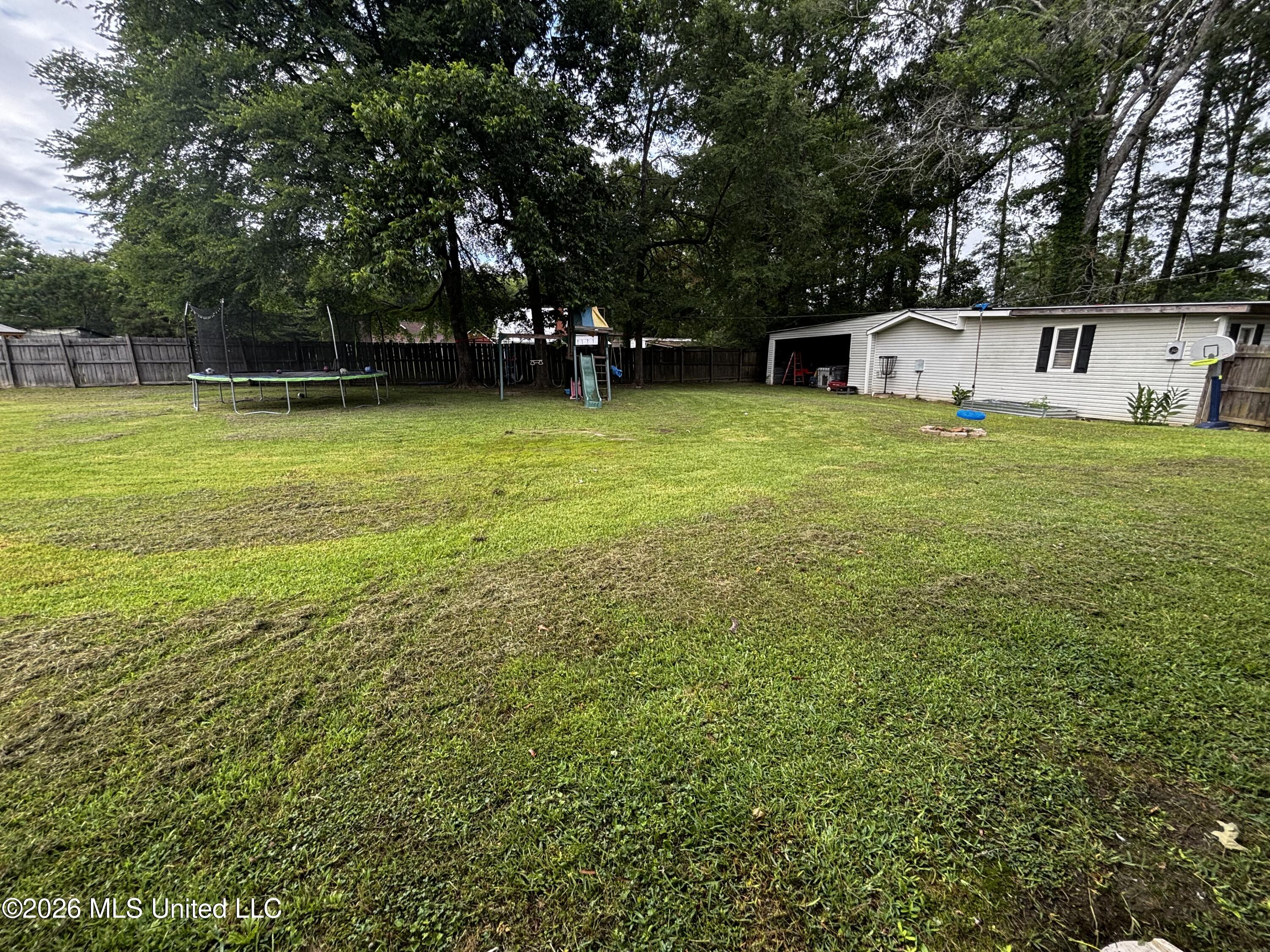 215 Alma Avenue Property Photo 3