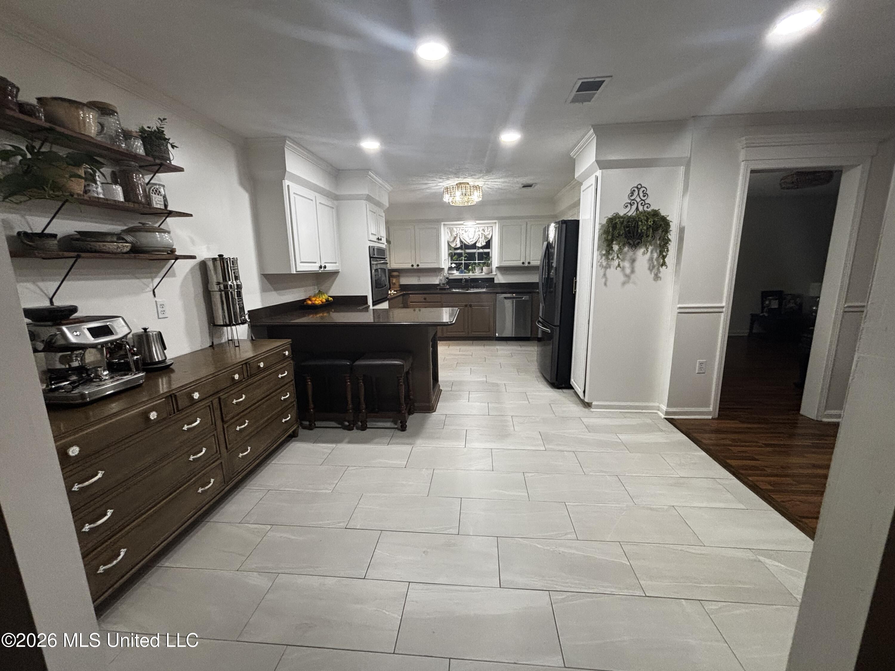 215 Alma Avenue Property Photo 8