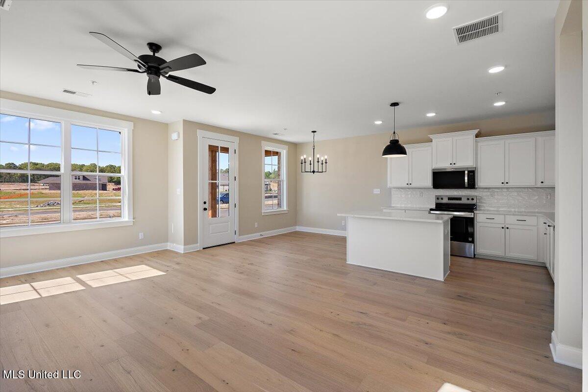 691 Bolivar Drive Property Photo 10