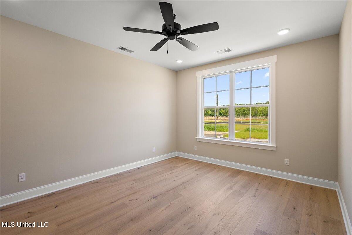 691 Bolivar Drive Property Photo 12