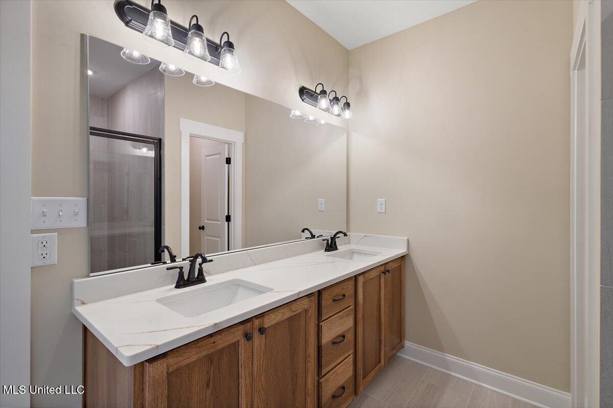 691 Bolivar Drive Property Photo 14