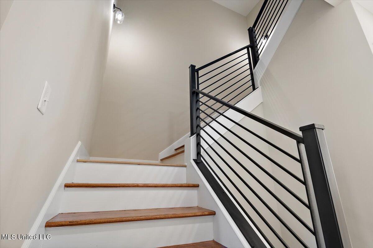 691 Bolivar Drive Property Photo 18