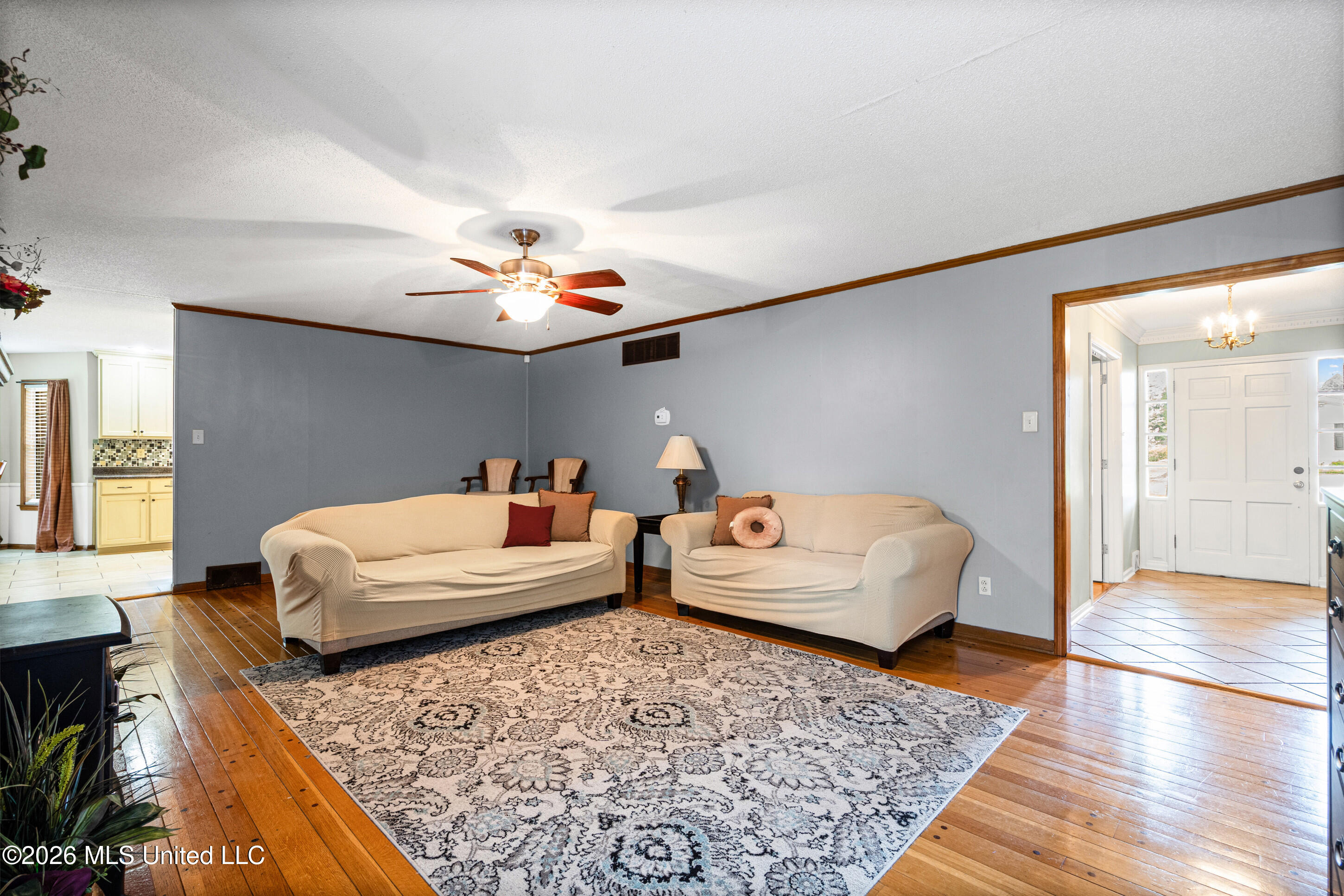 8619 Chesterfield Drive Property Photo 8