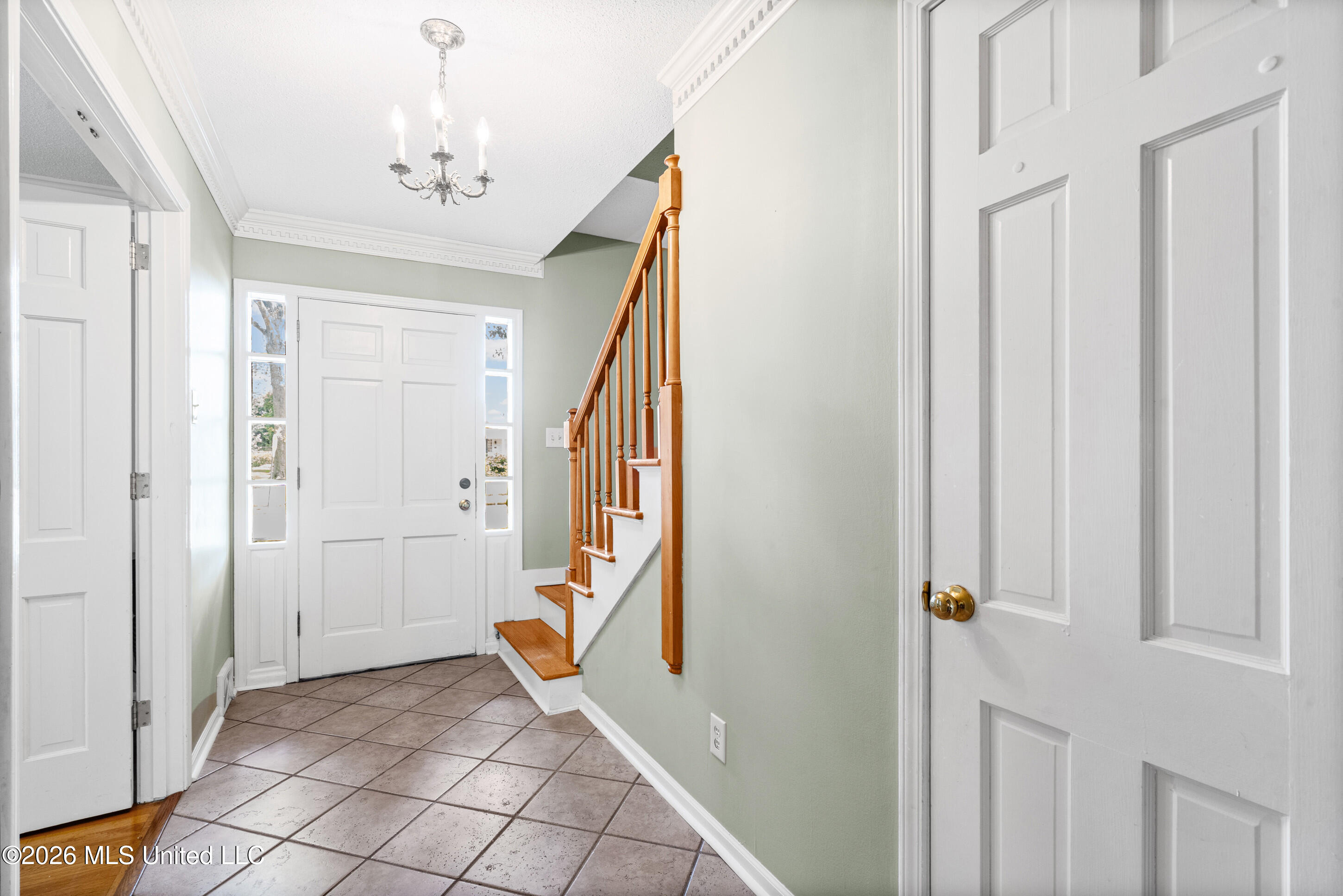 8619 Chesterfield Drive Property Photo 10