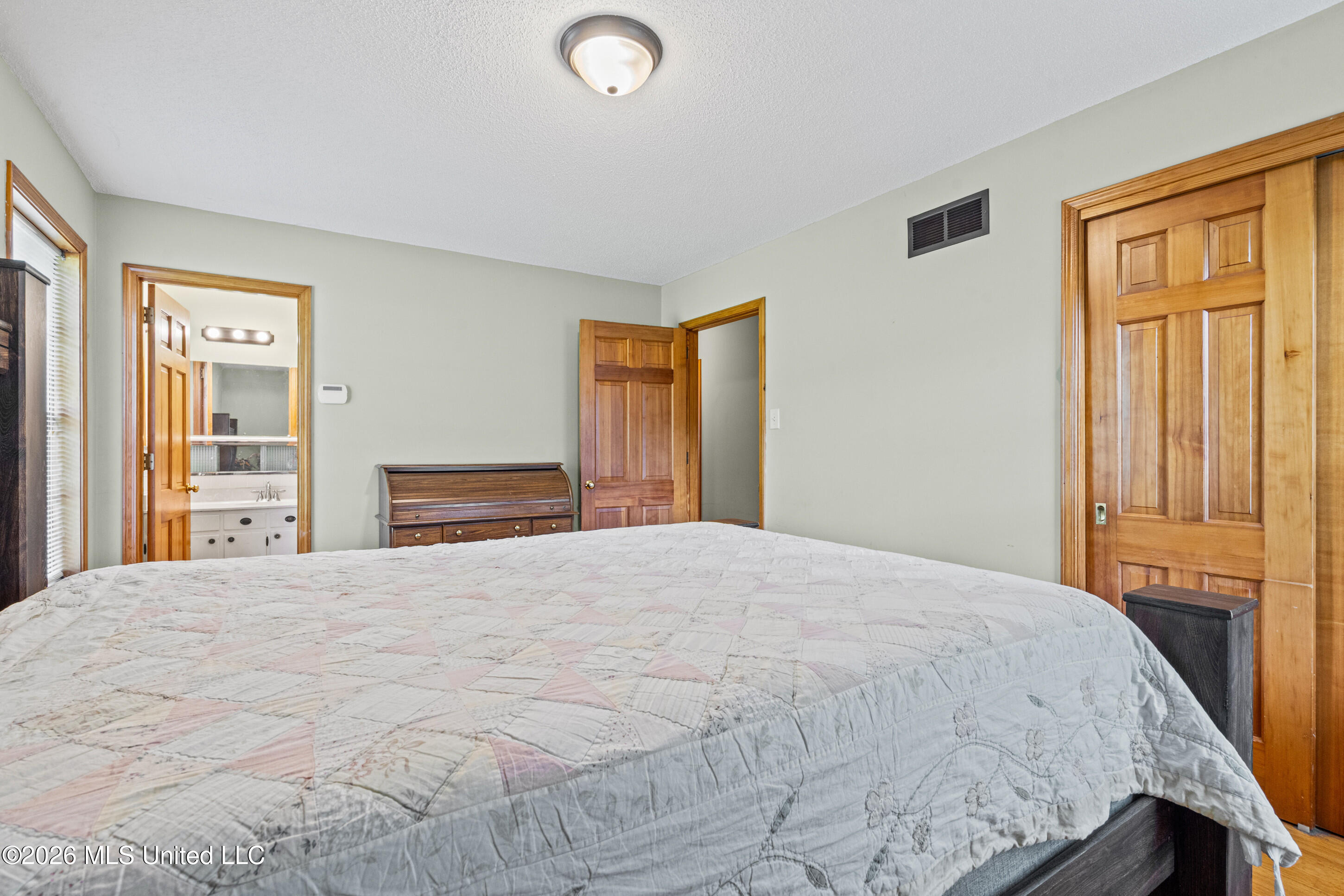 8619 Chesterfield Drive Property Photo 15