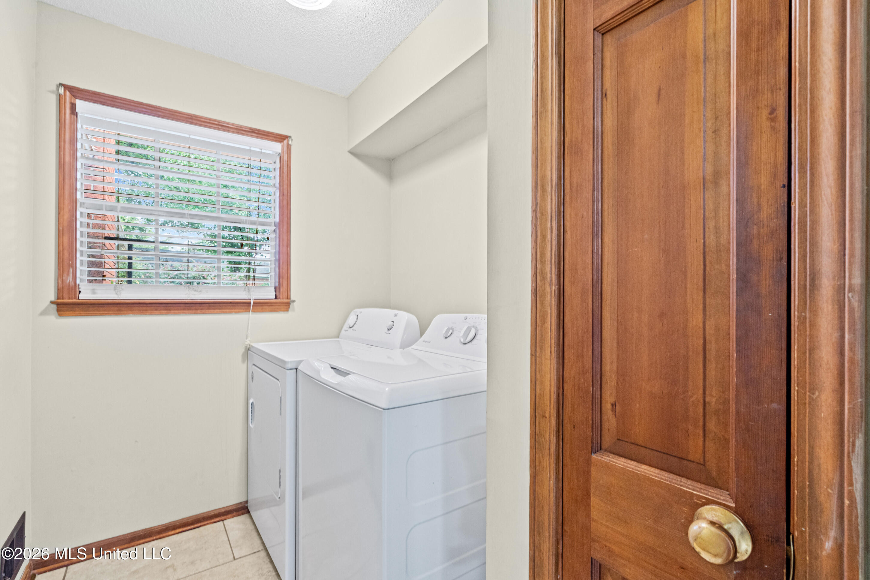 8619 Chesterfield Drive Property Photo 21