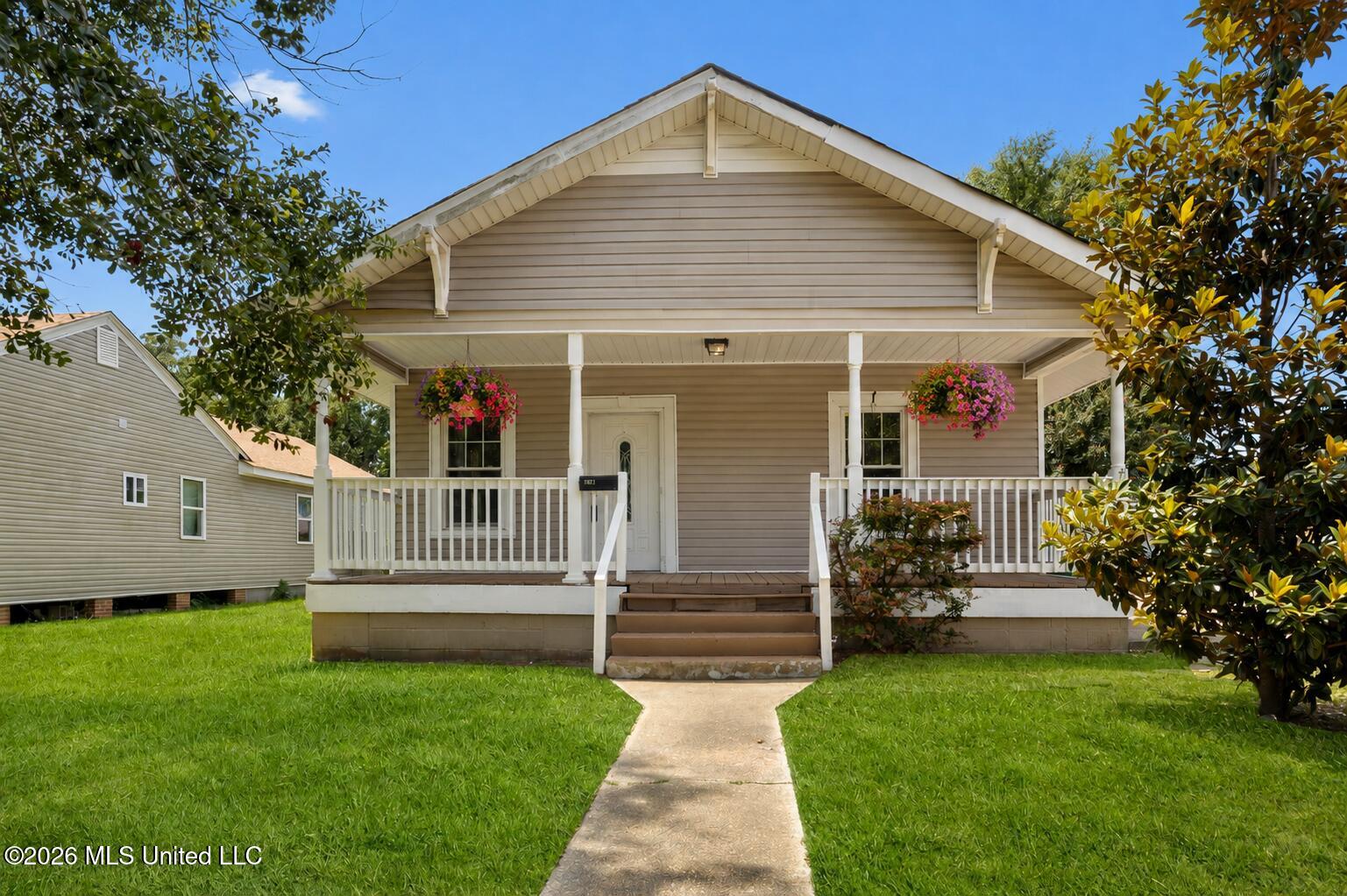 2021 19th Avenue Property Photo 1