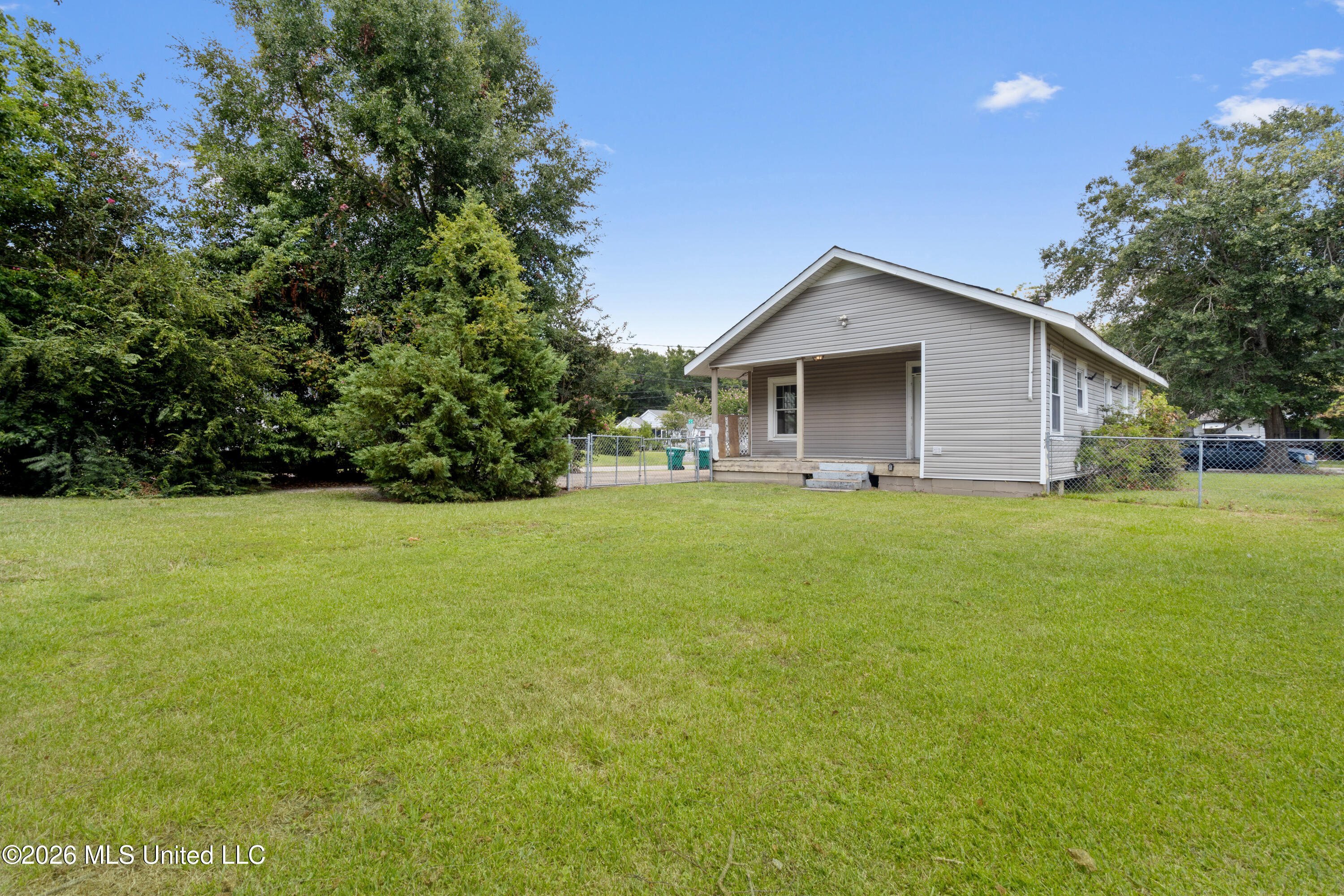 2021 19th Avenue Property Photo 26