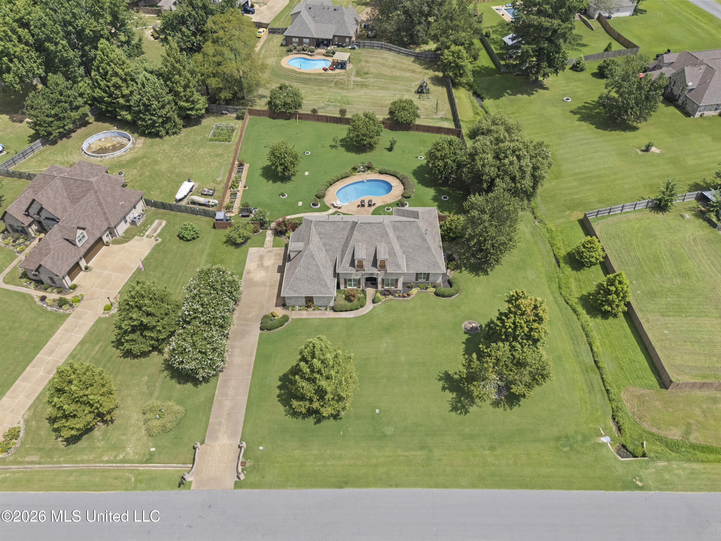 2634 Fountain Gate Drive Property Photo 2