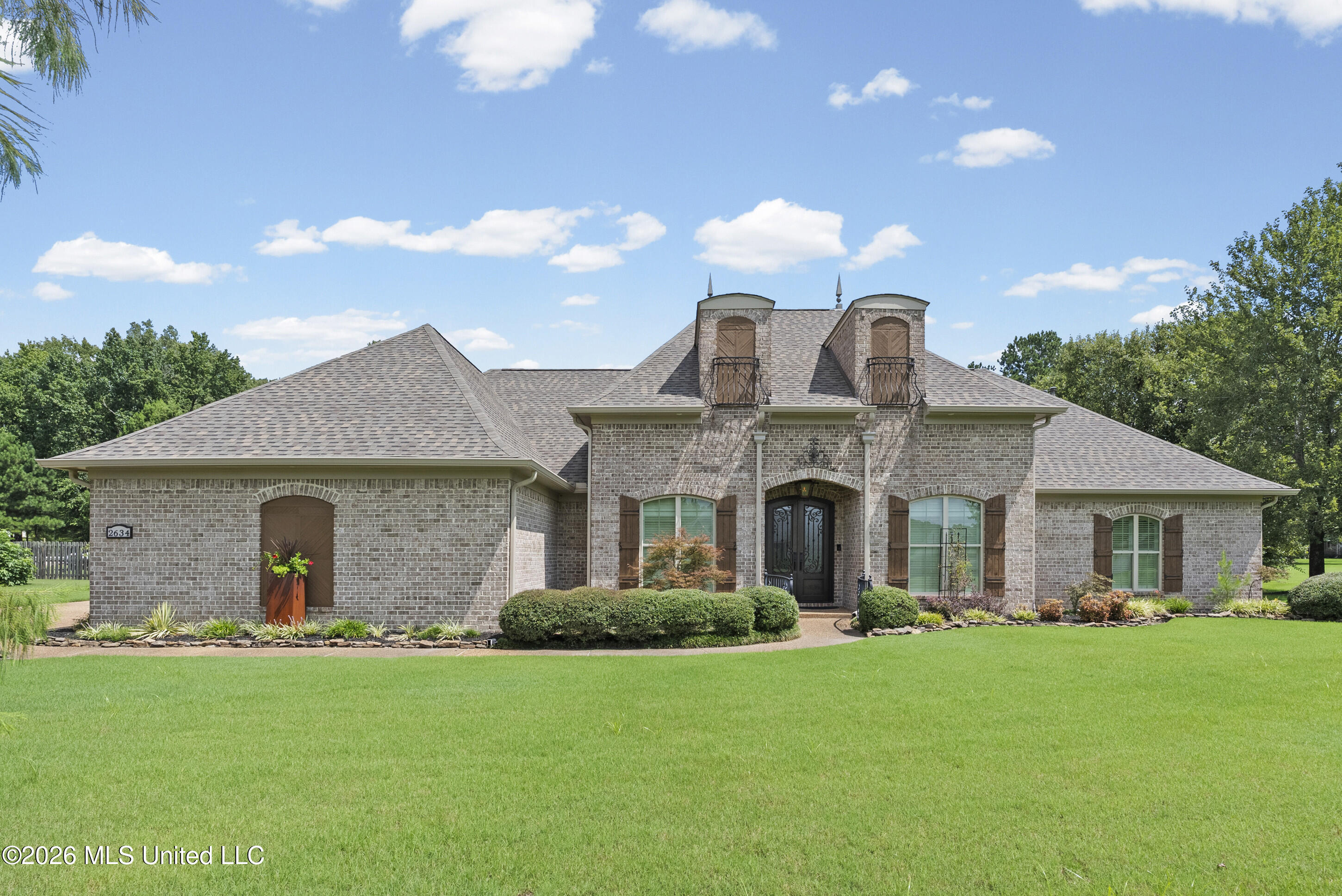 2634 Fountain Gate Drive Property Photo 3