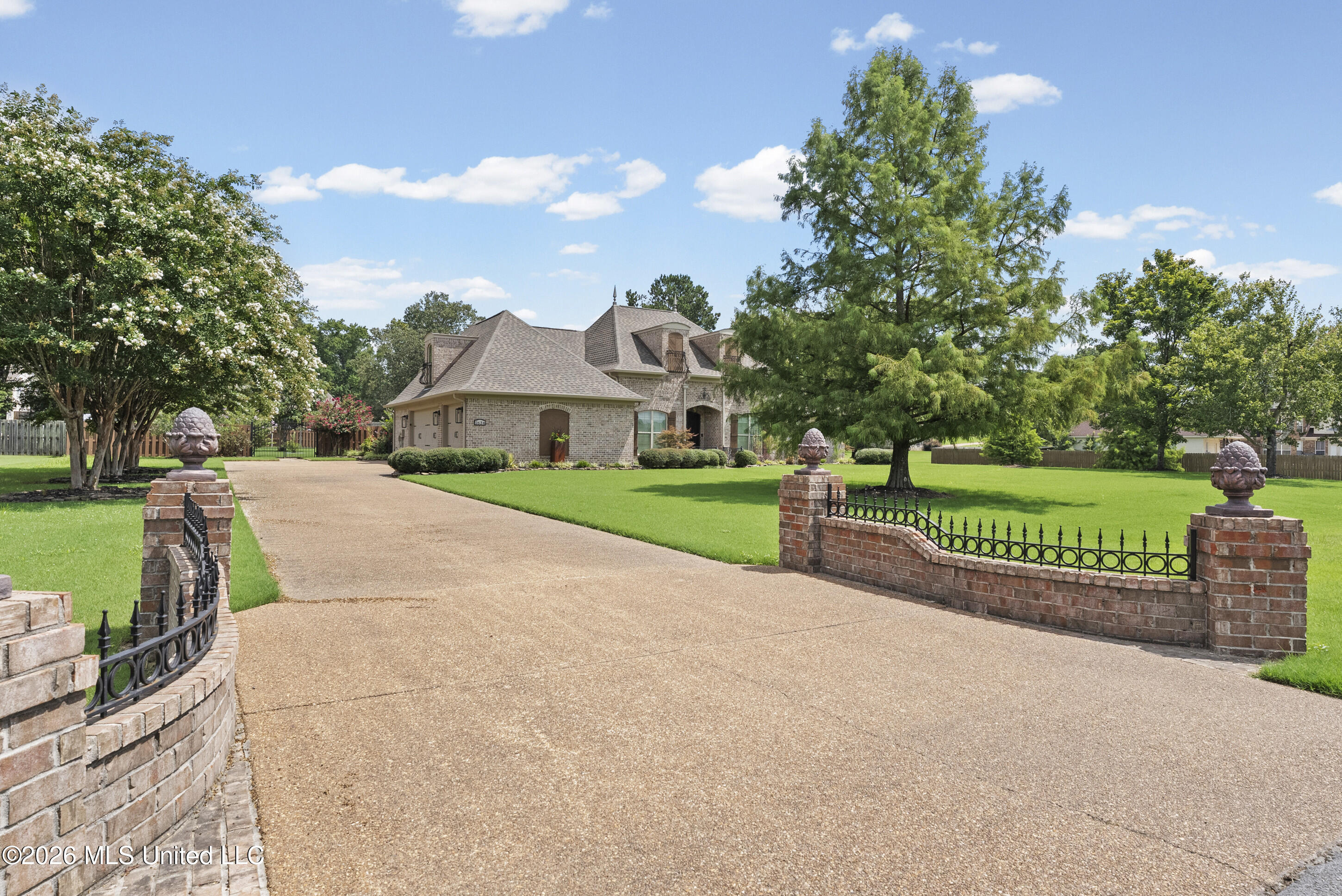 2634 Fountain Gate Drive Property Photo 4