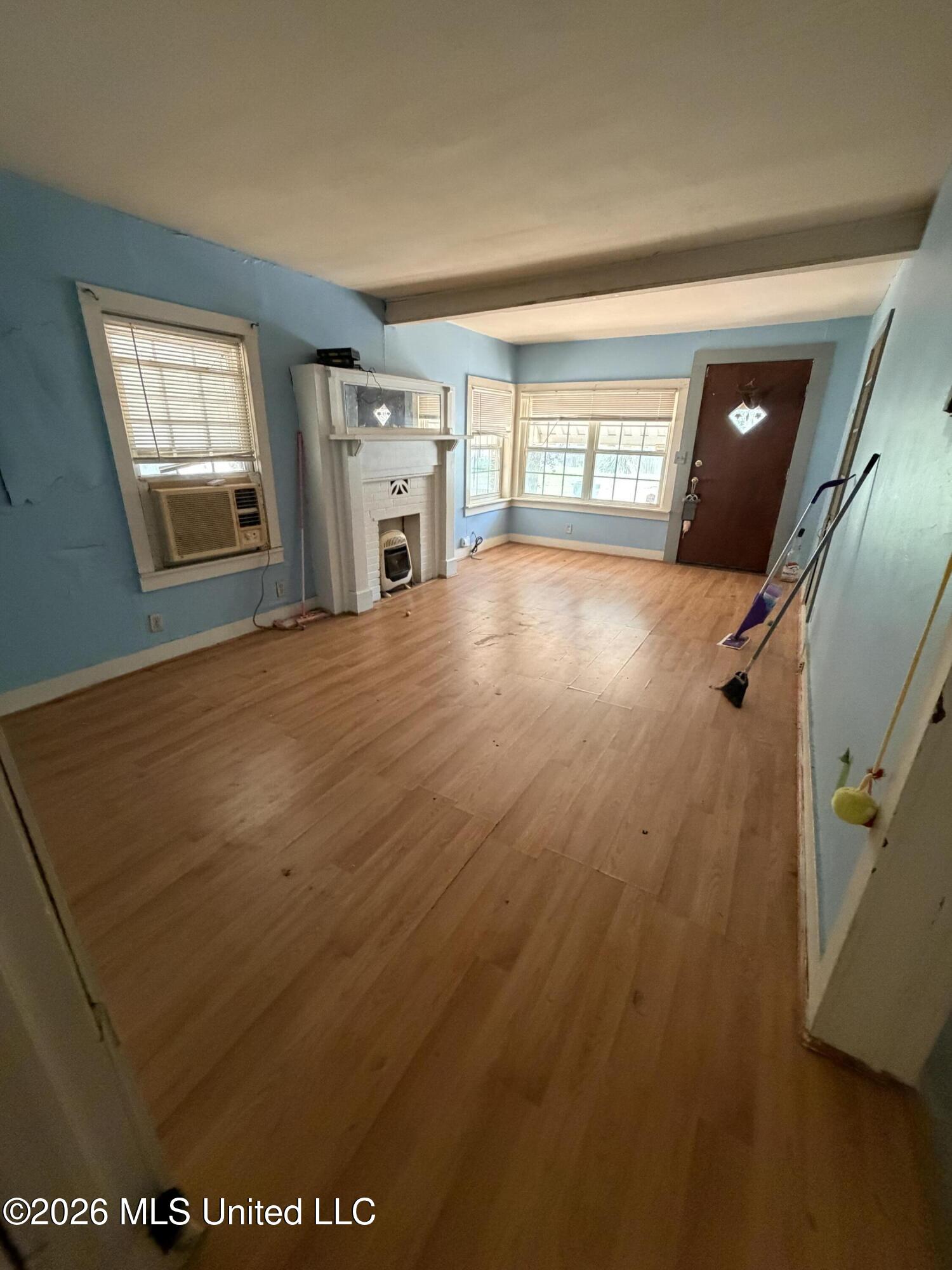 1525 Oleander Avenue Property Photo 4