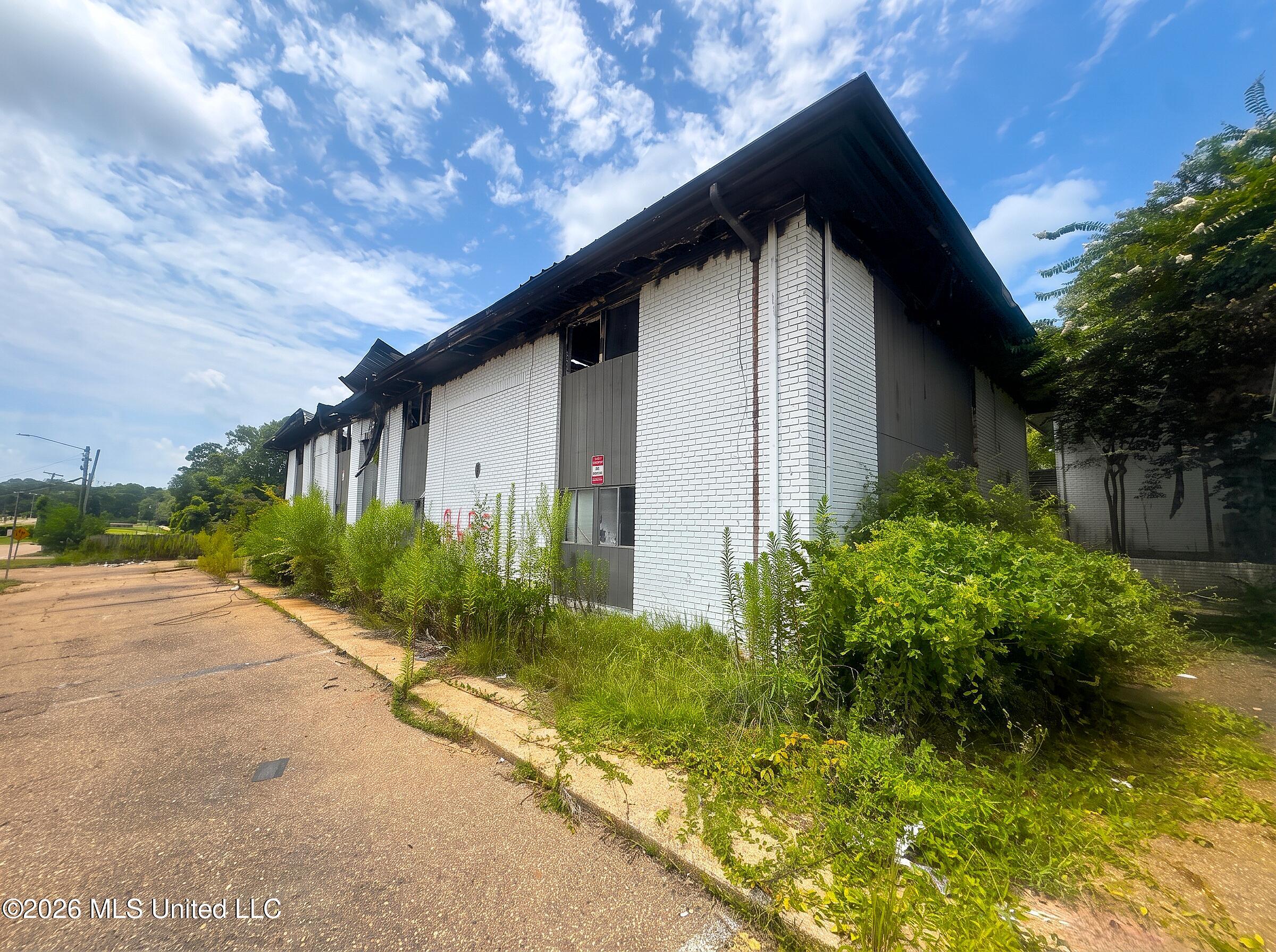 2655 Belvedere Drive Property Photo 4