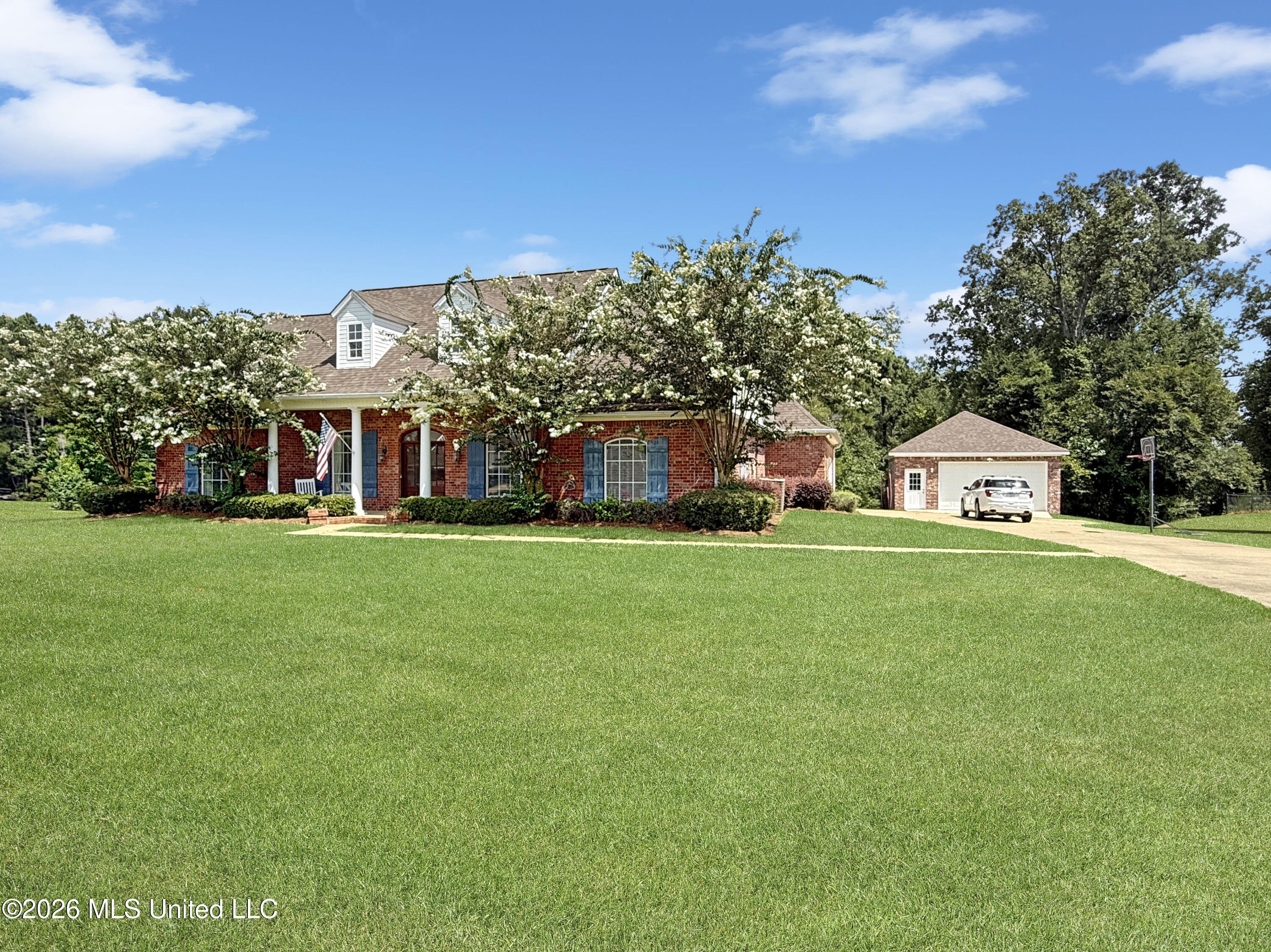 1010 Longwood Place Property Photo 2