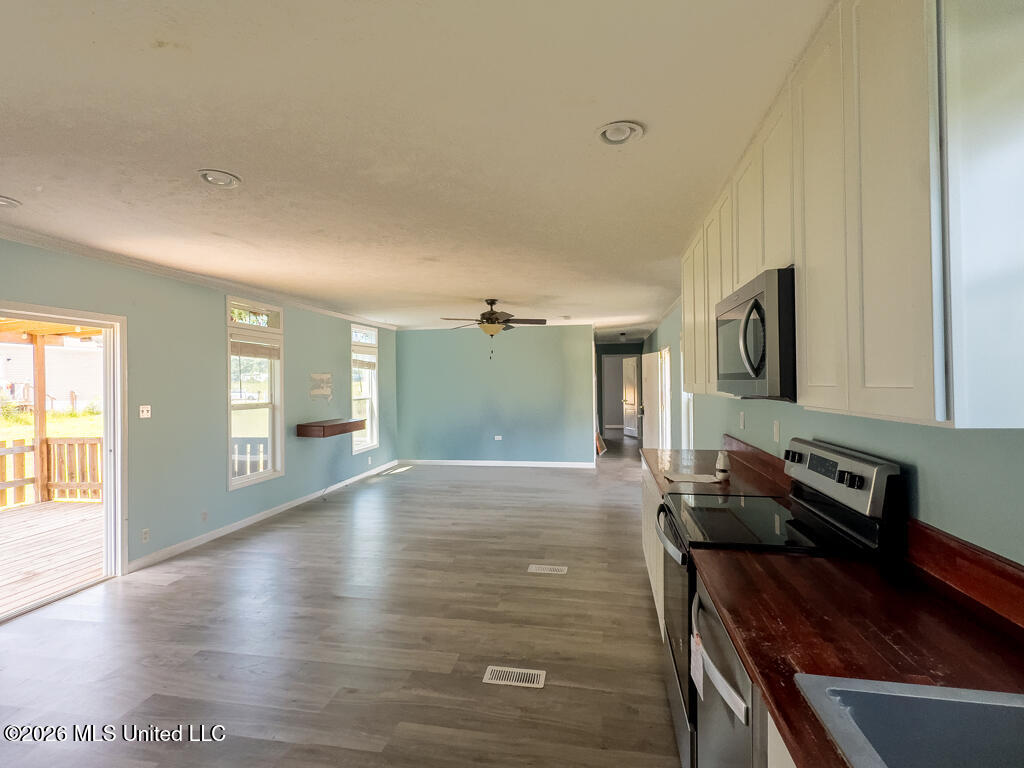 4 Willow Drive Property Photo 6