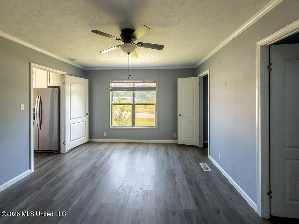 4 Willow Drive Property Photo 8