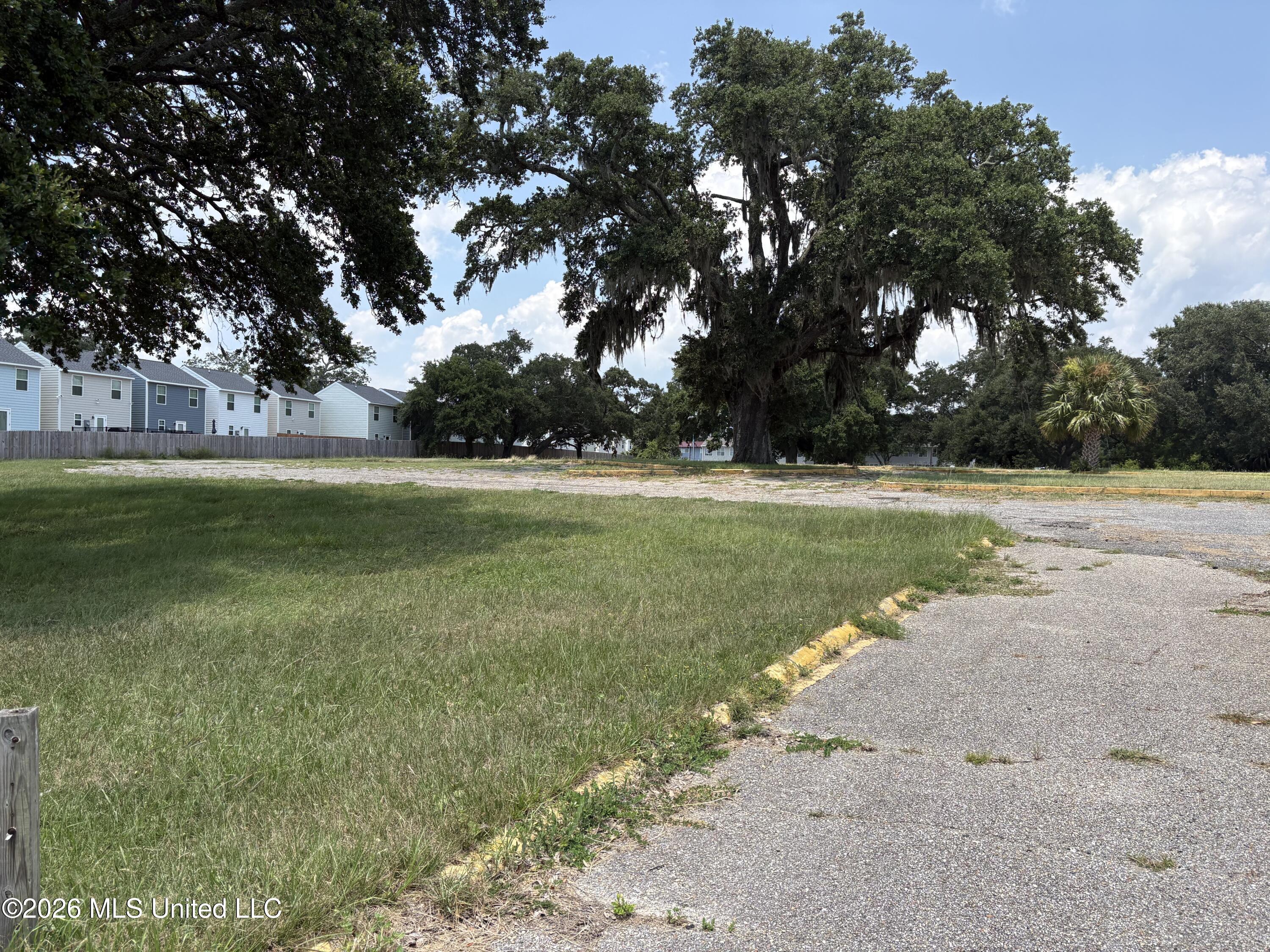 1648 Beach Boulevard Property Photo 11