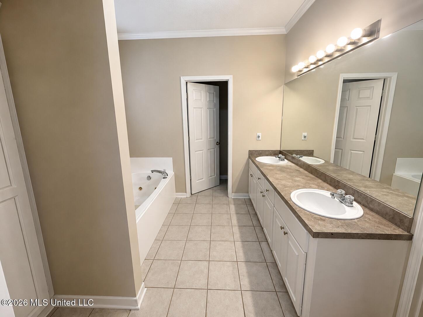 221 Jacks Place Property Photo 6