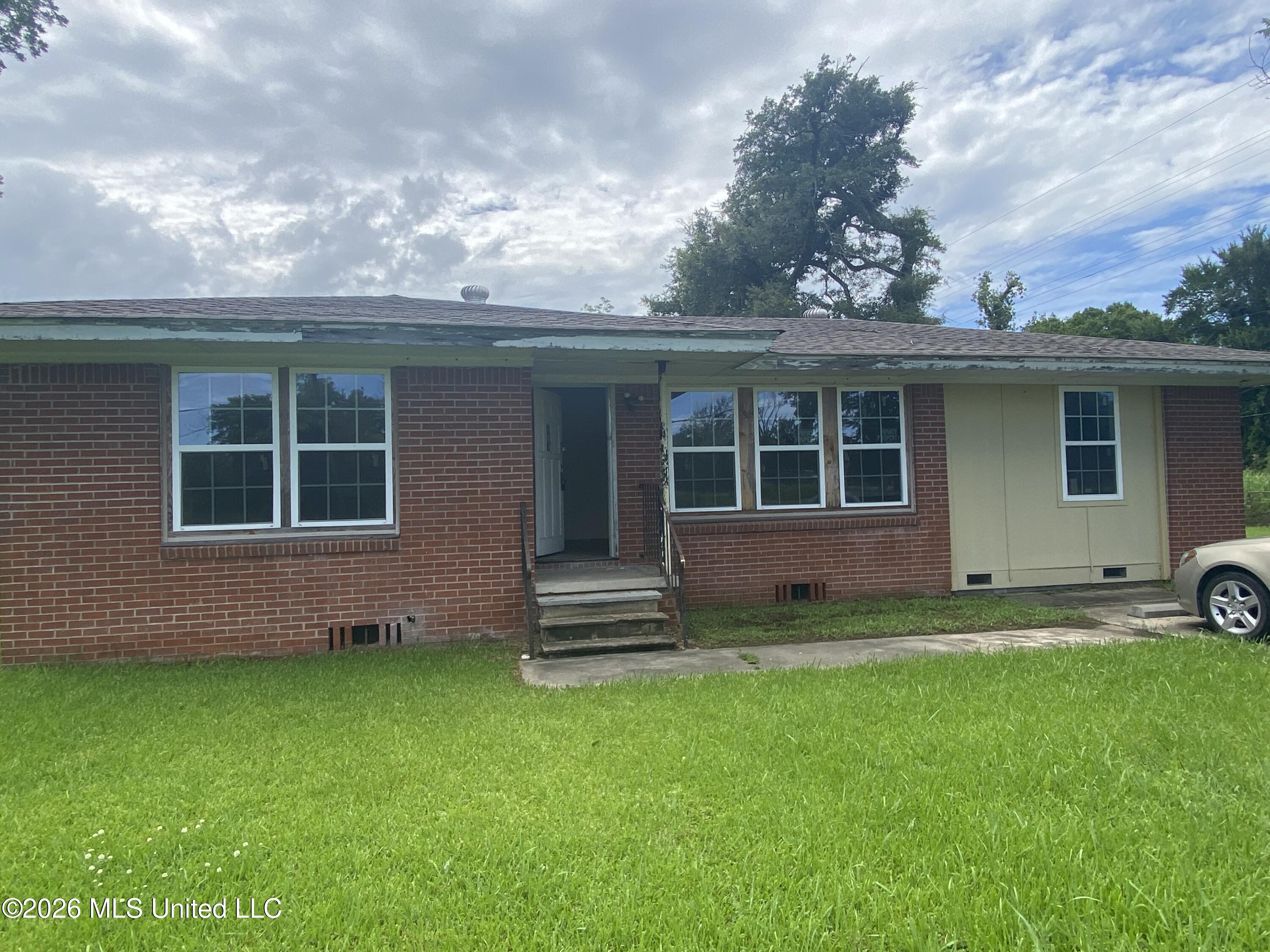 101 Vidalia Drive Property Photo 1