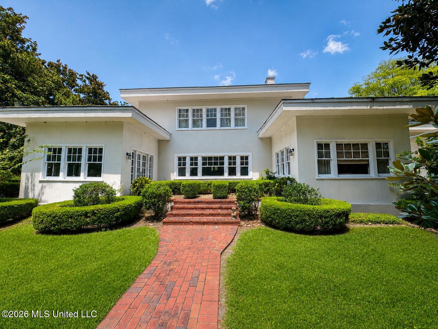 1113 Oakhurst Avenue Property Photo 1