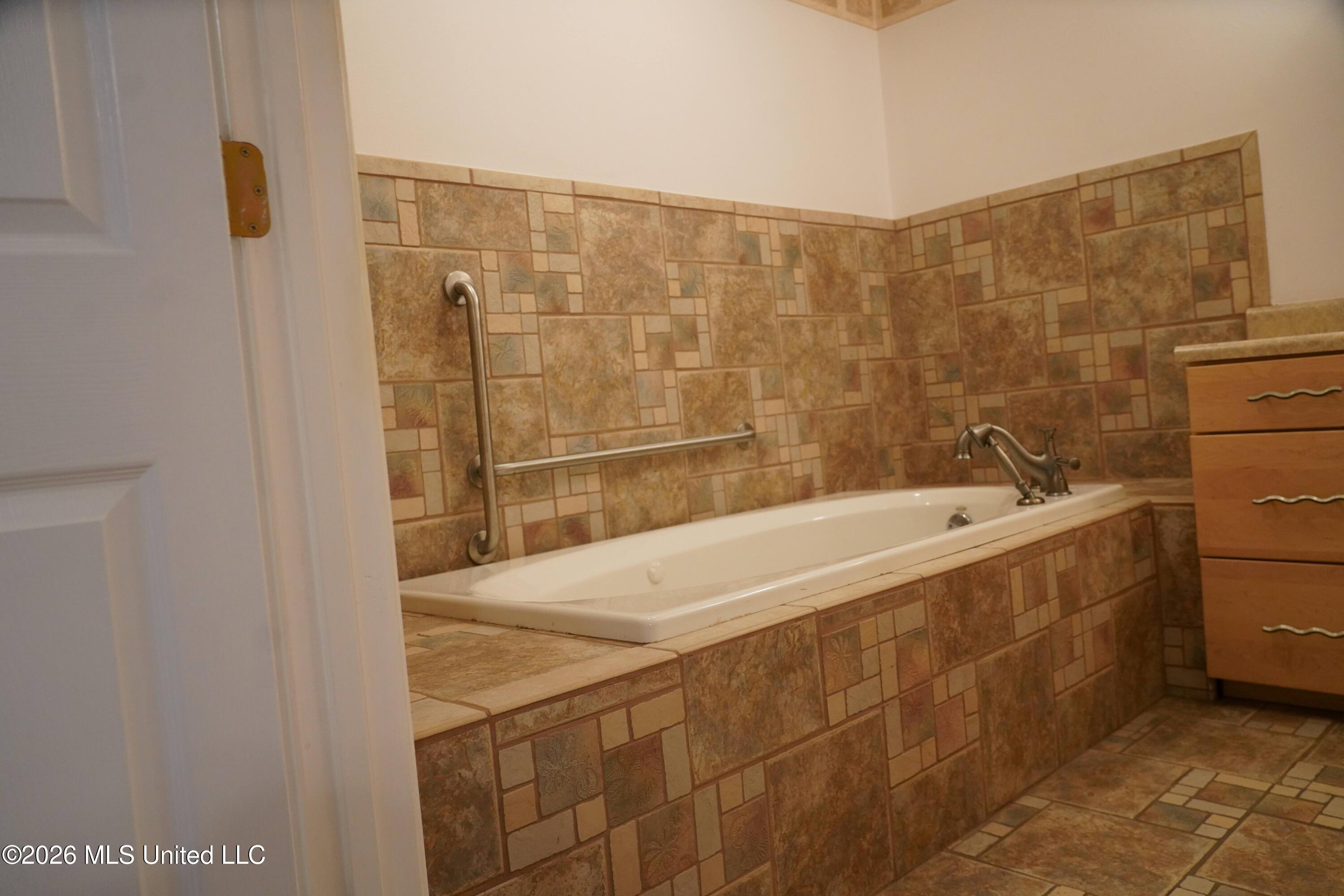 15003 Ponotoc Drive Property Photo 14
