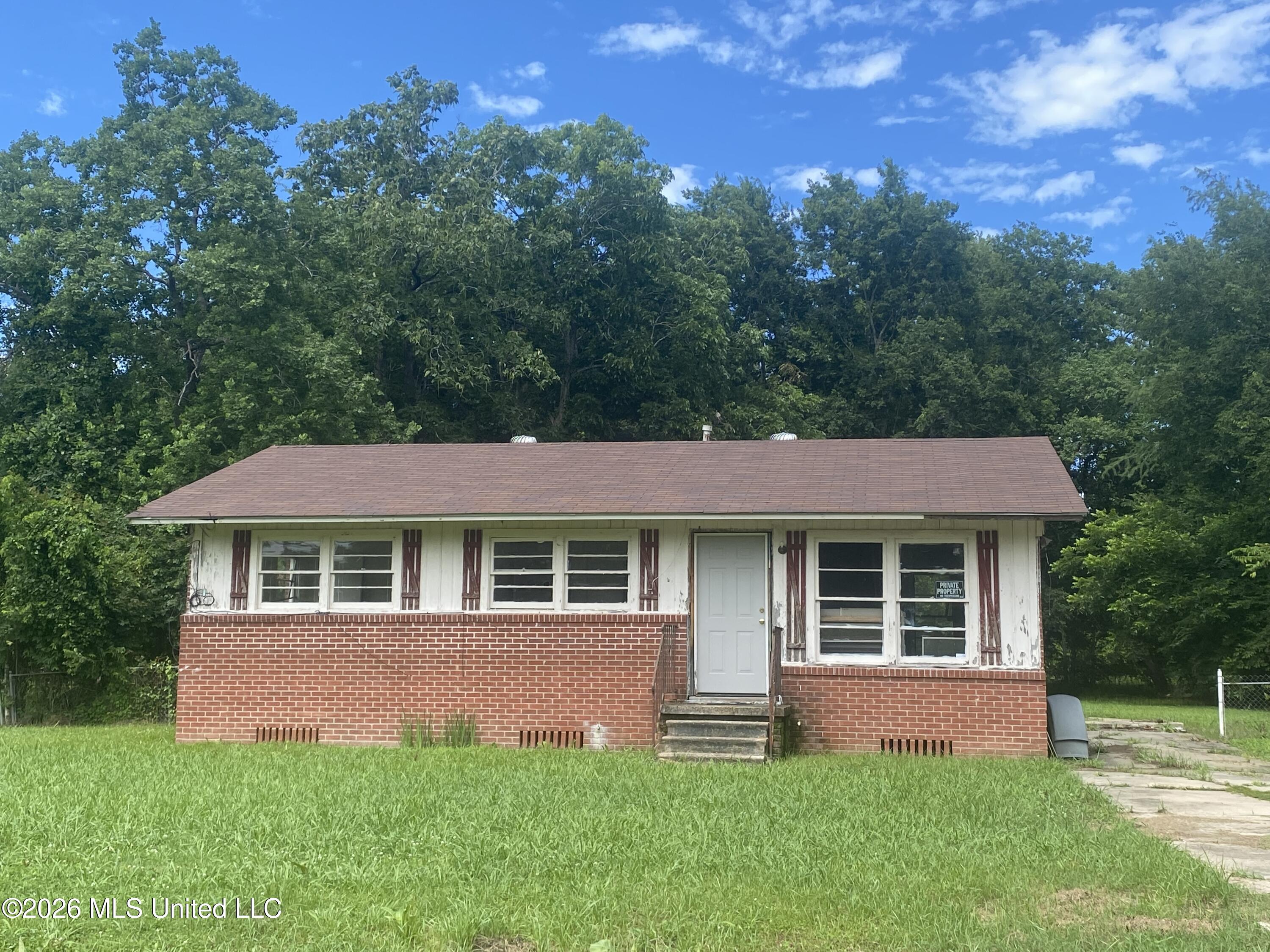 104 Pecan Street Property Photo 1