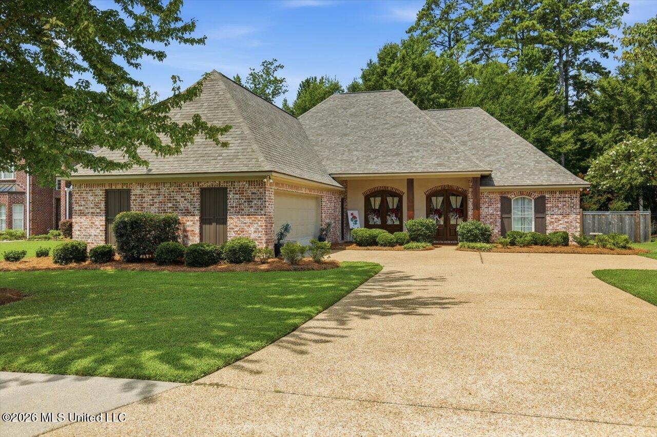 308 Creston Cove Property Photo 1
