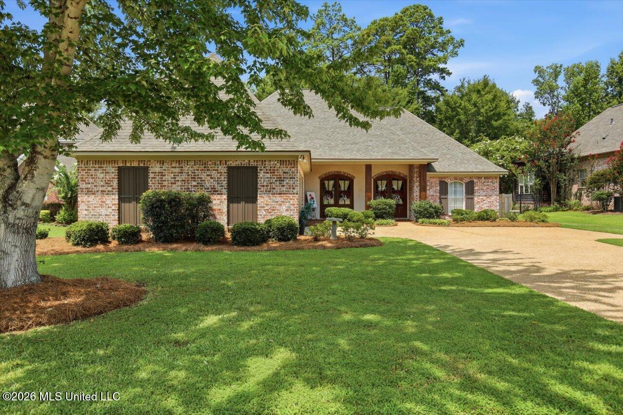 308 Creston Cove Property Photo 2
