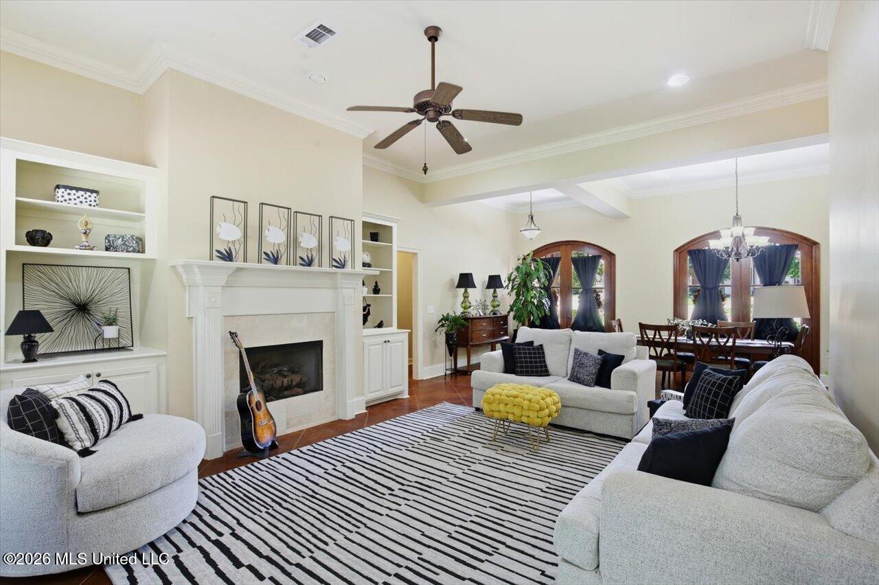 308 Creston Cove Property Photo 10
