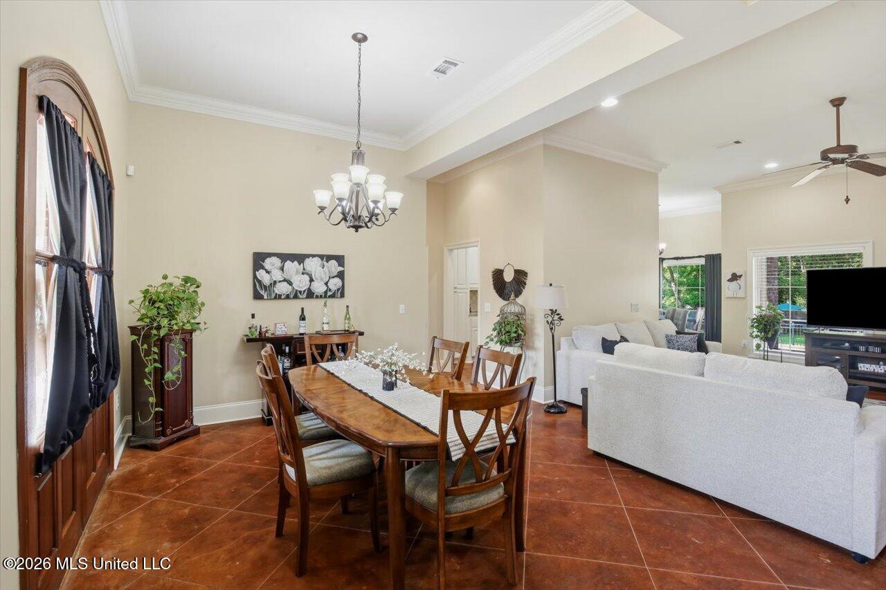 308 Creston Cove Property Photo 23