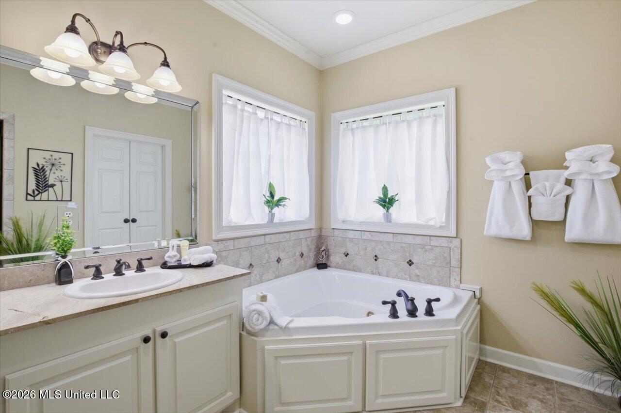 308 Creston Cove Property Photo 30