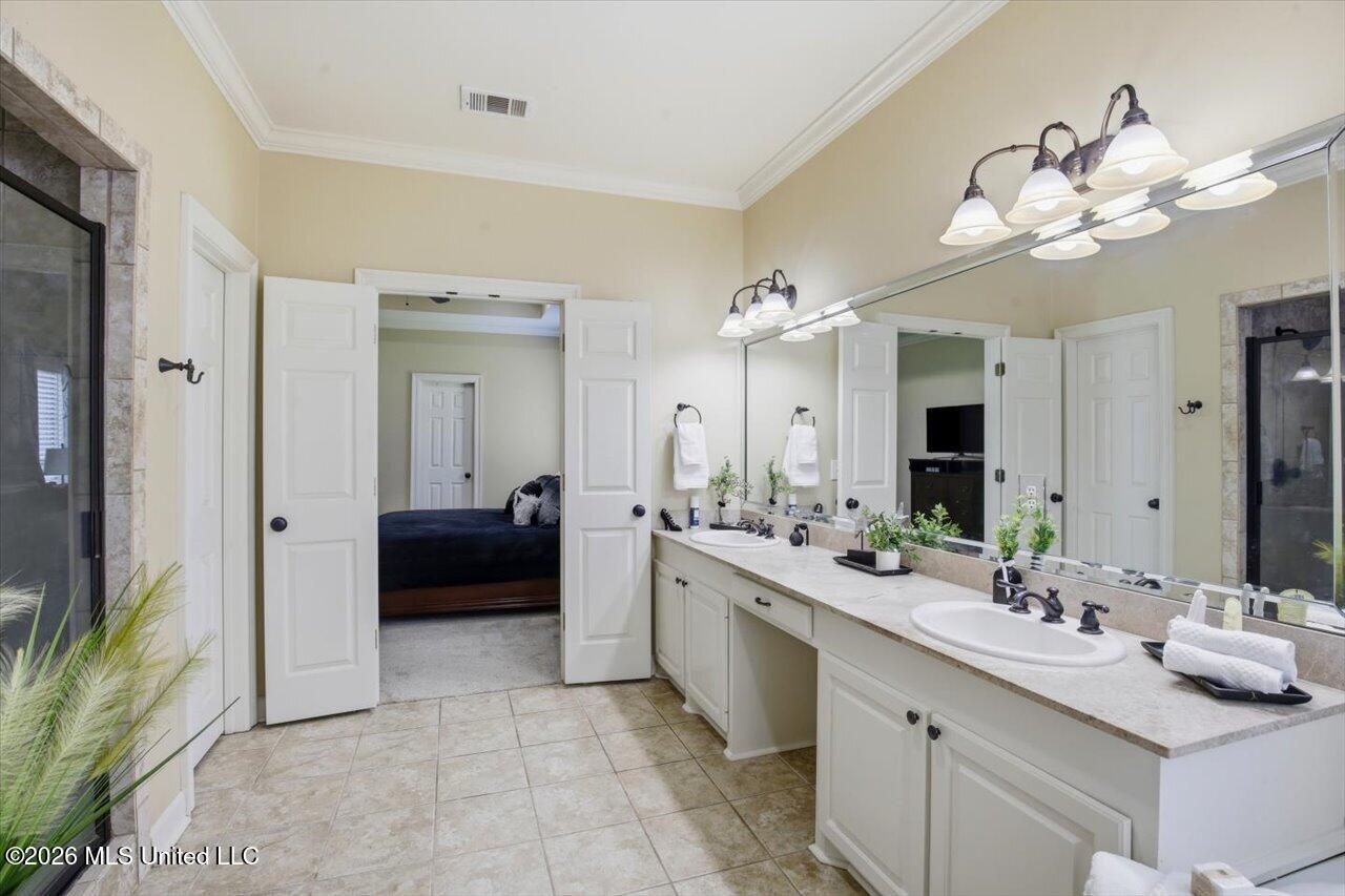 308 Creston Cove Property Photo 31