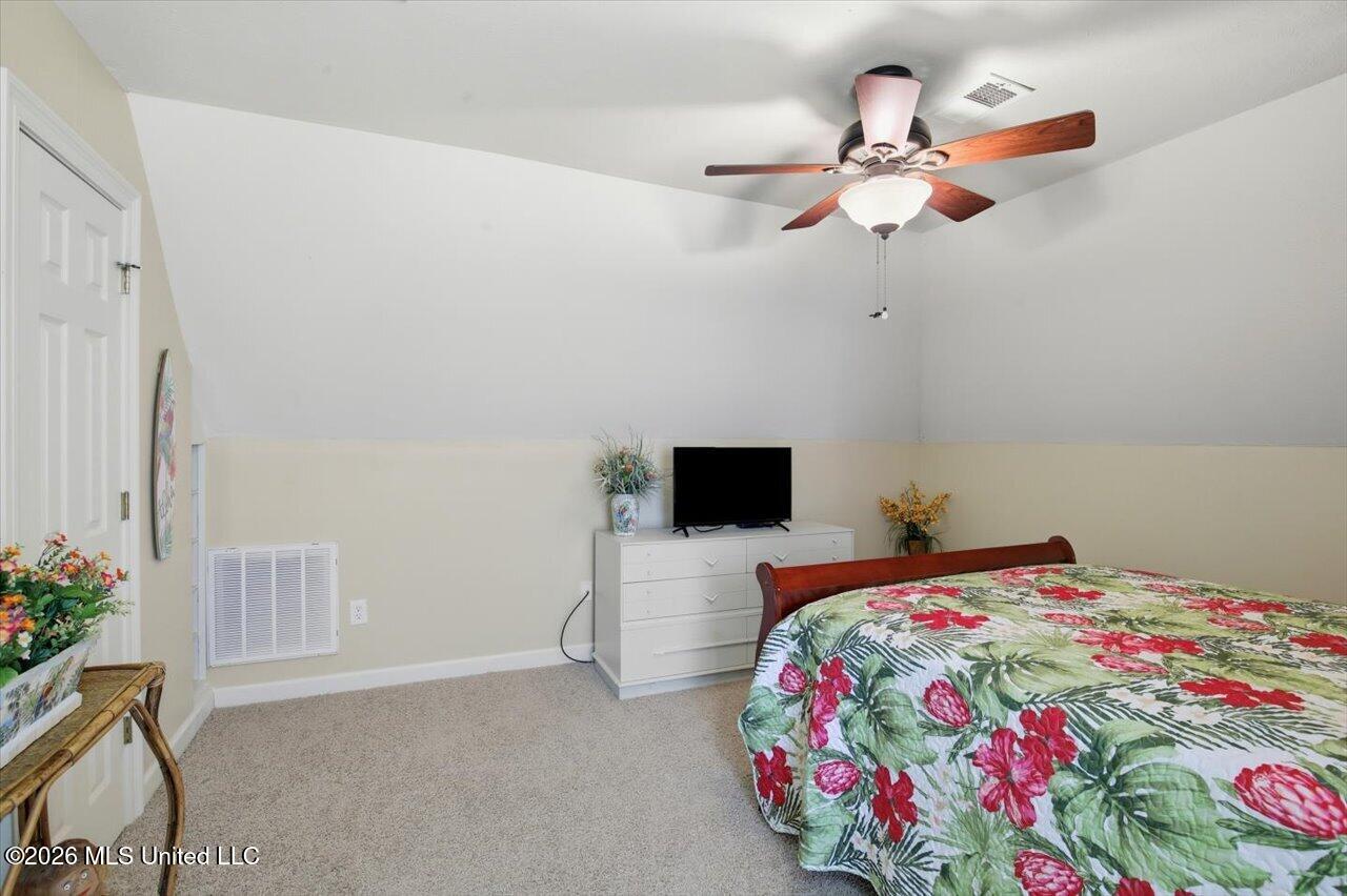 308 Creston Cove Property Photo 36