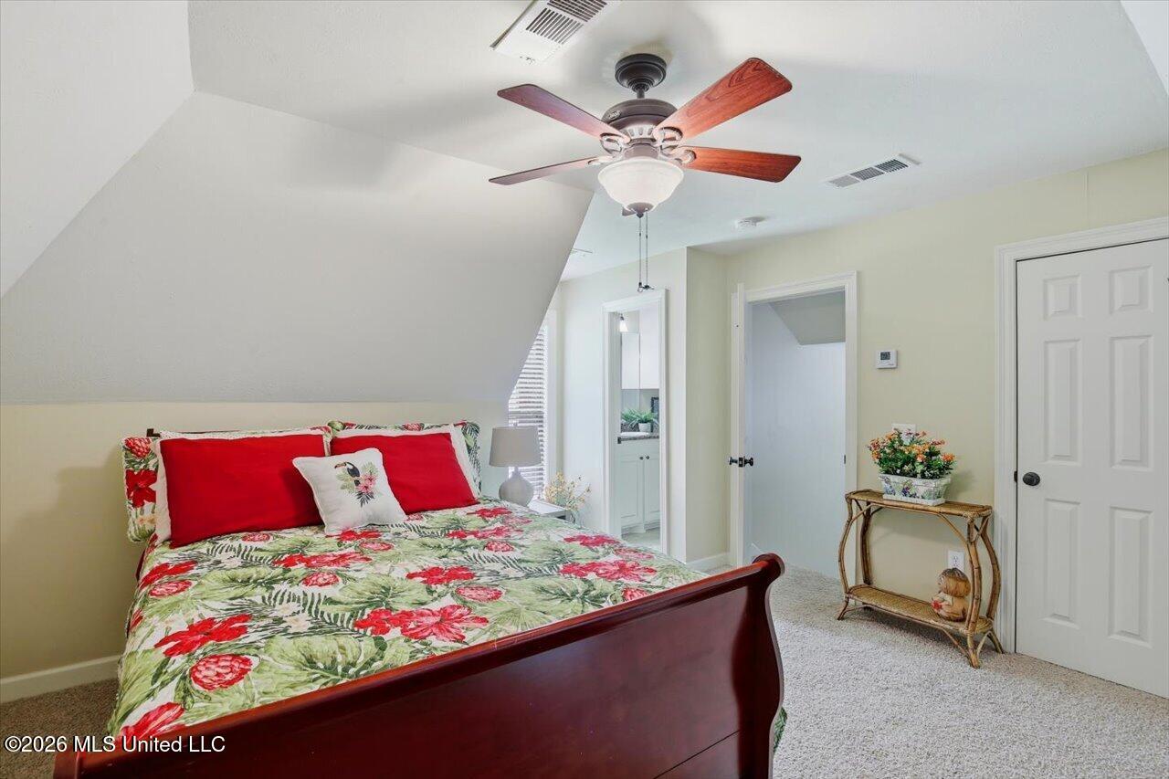 308 Creston Cove Property Photo 37