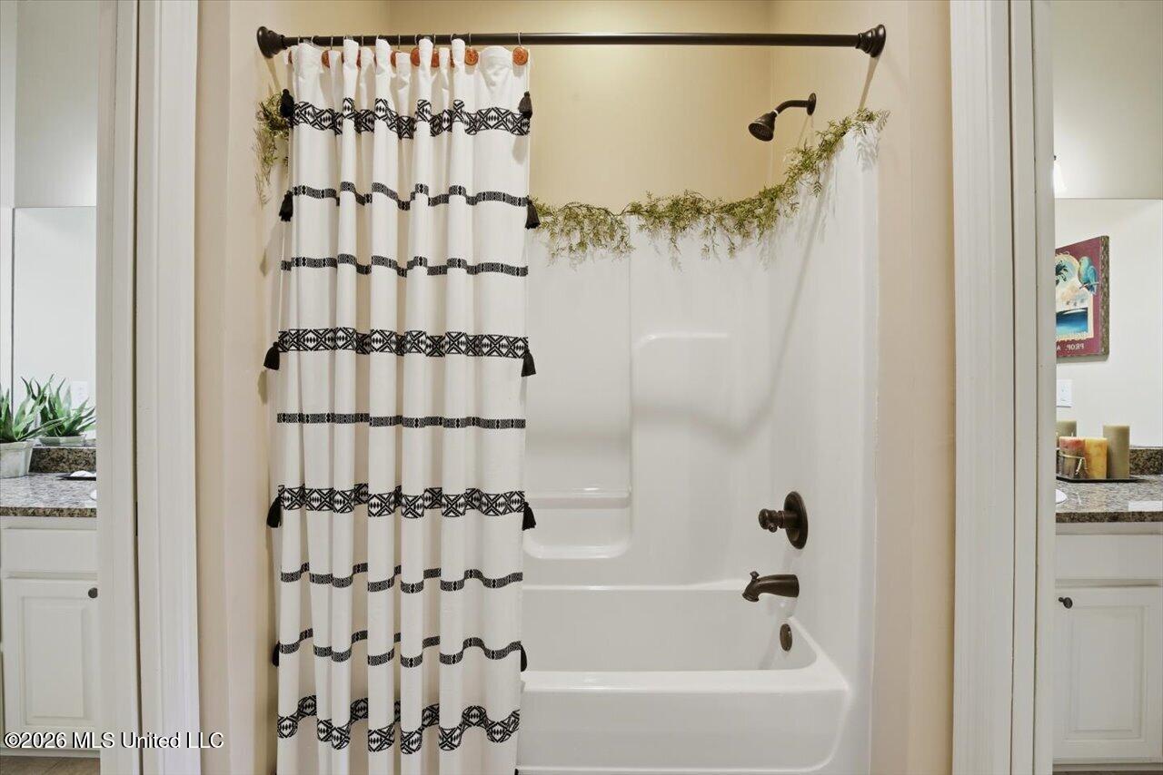 308 Creston Cove Property Photo 41