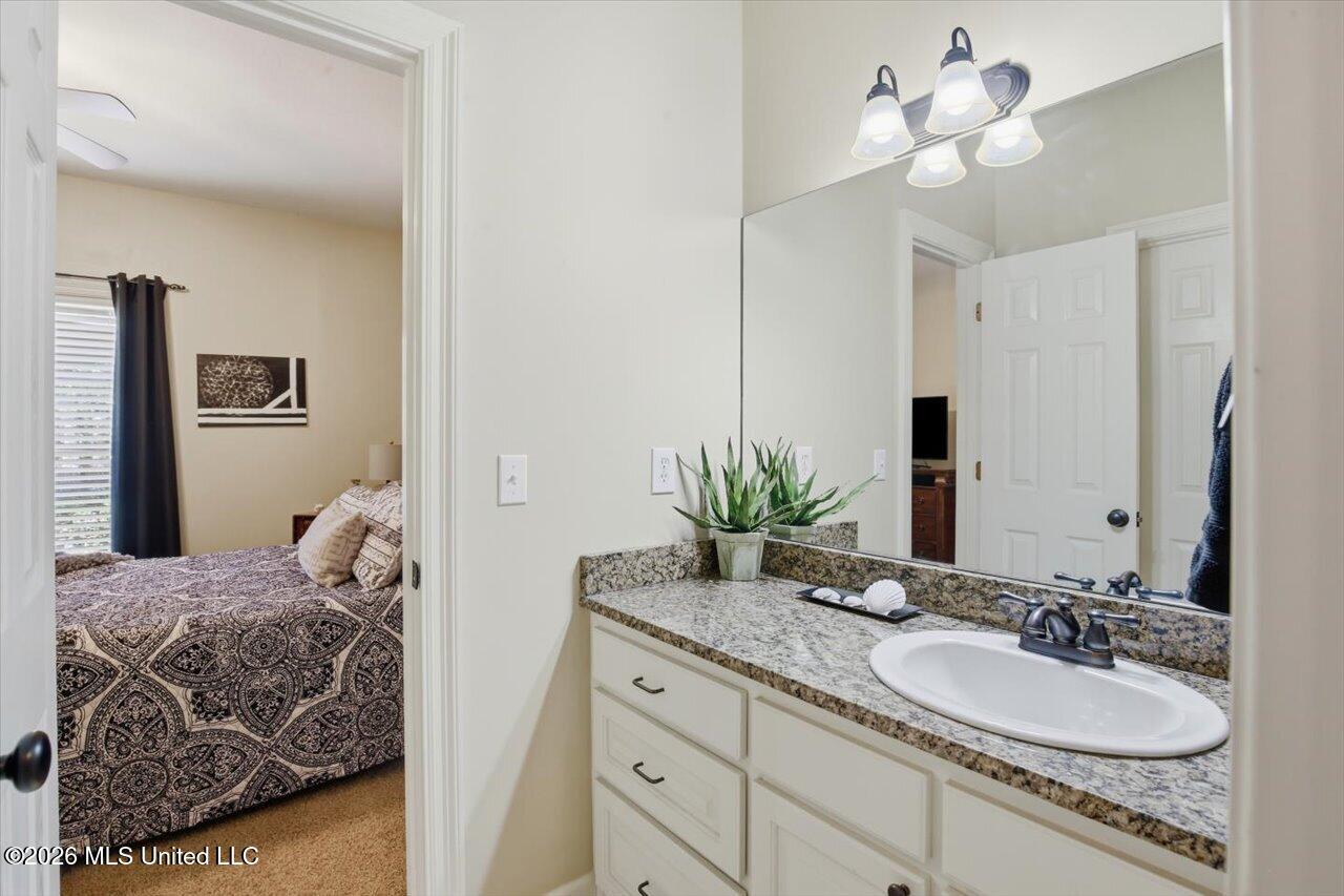 308 Creston Cove Property Photo 42